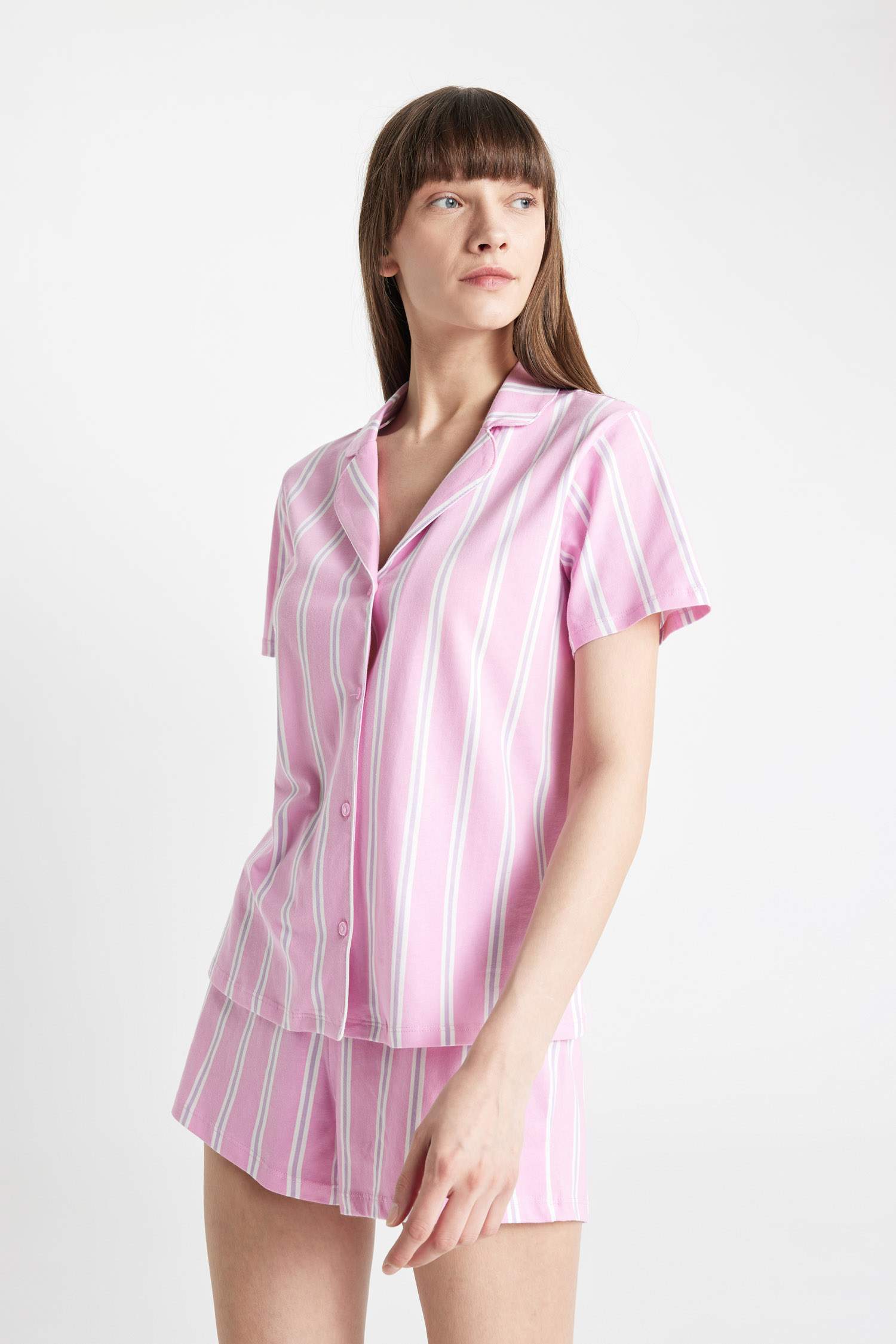 Pijama Takımı Çizgili Kısa Kollu Pijama Üstü Beli Lastikli Şortlu PijamaAltı-Fall in Love