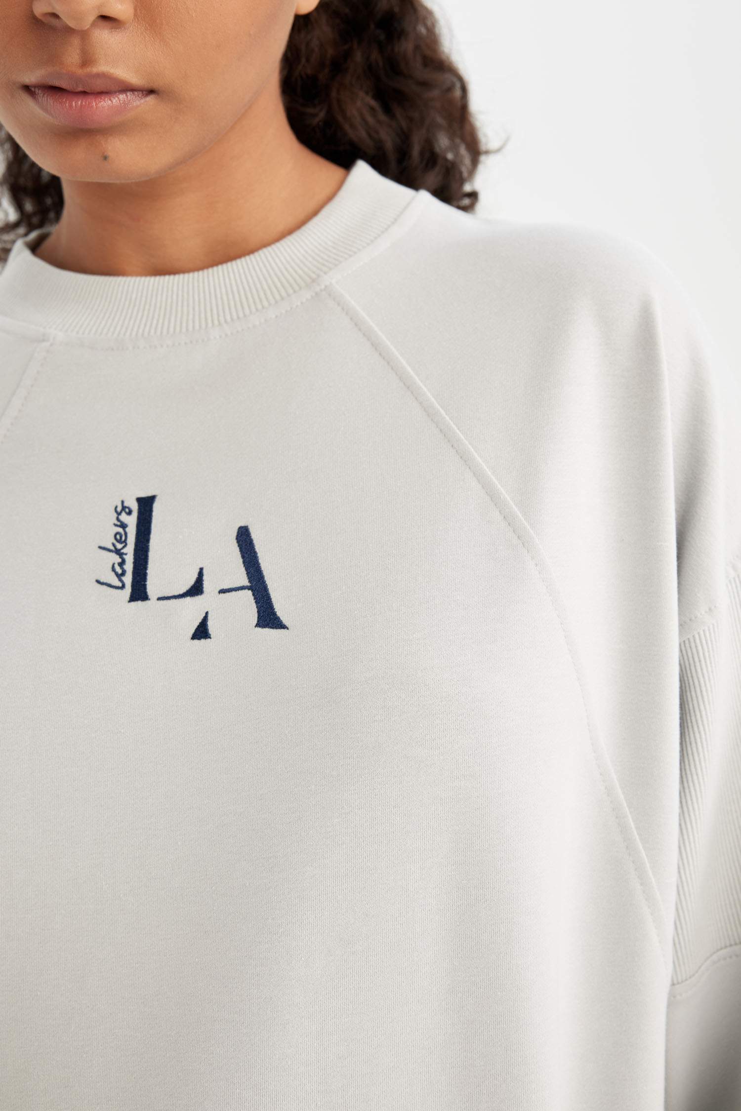 DeFactoFit NBA Los Angeles Lakers Oversize Geniş Kalıp Bisiklet Yaka Sweatshirt