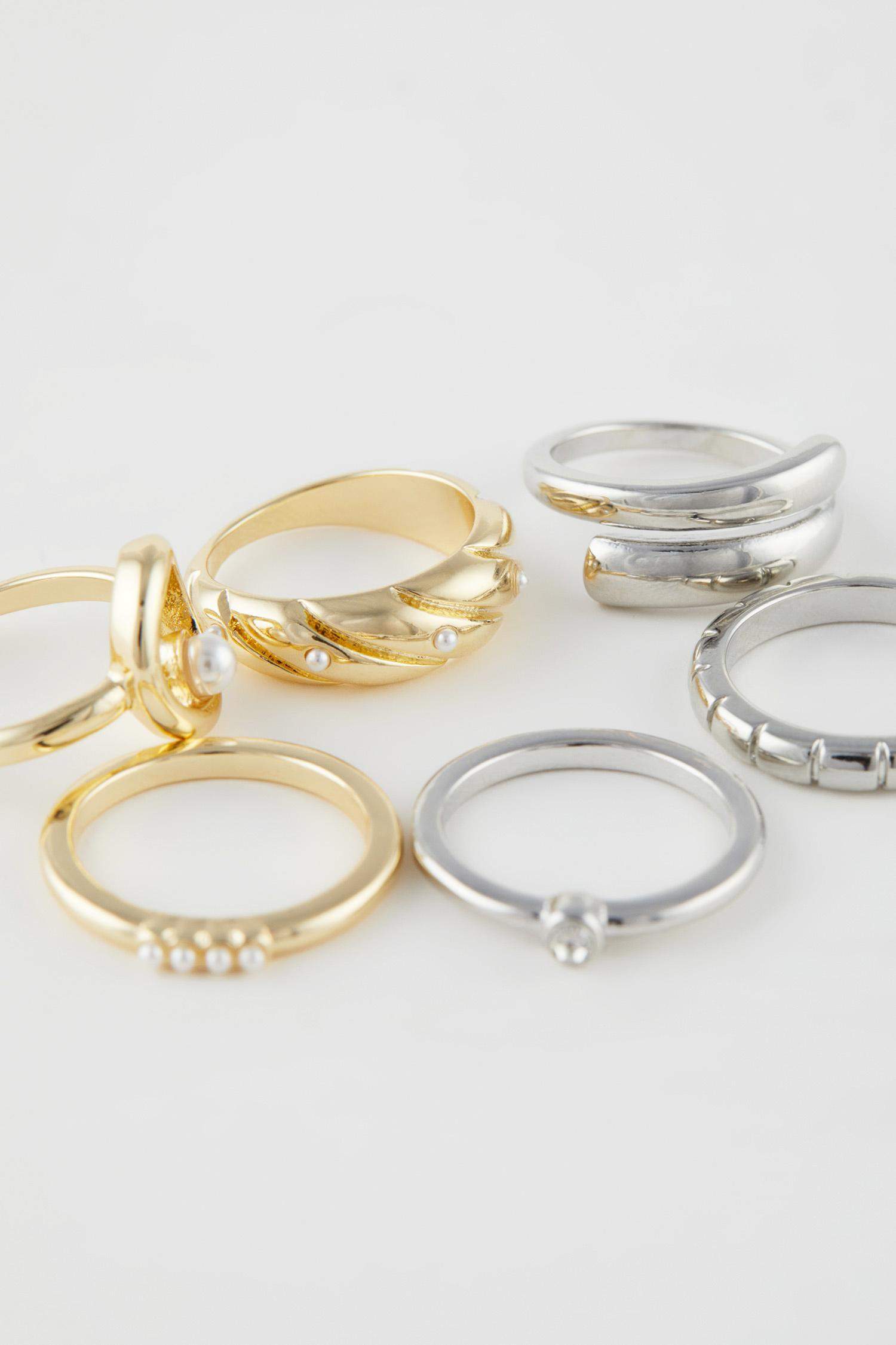 Woman 6 Rings