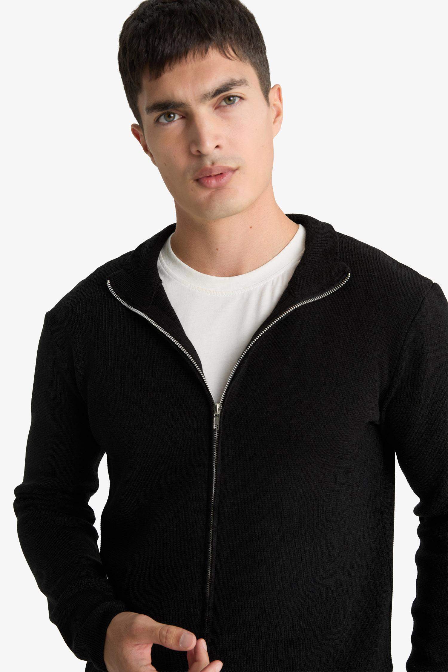 Standart Fit Dik Yaka Fermuarlı Triko Hırka