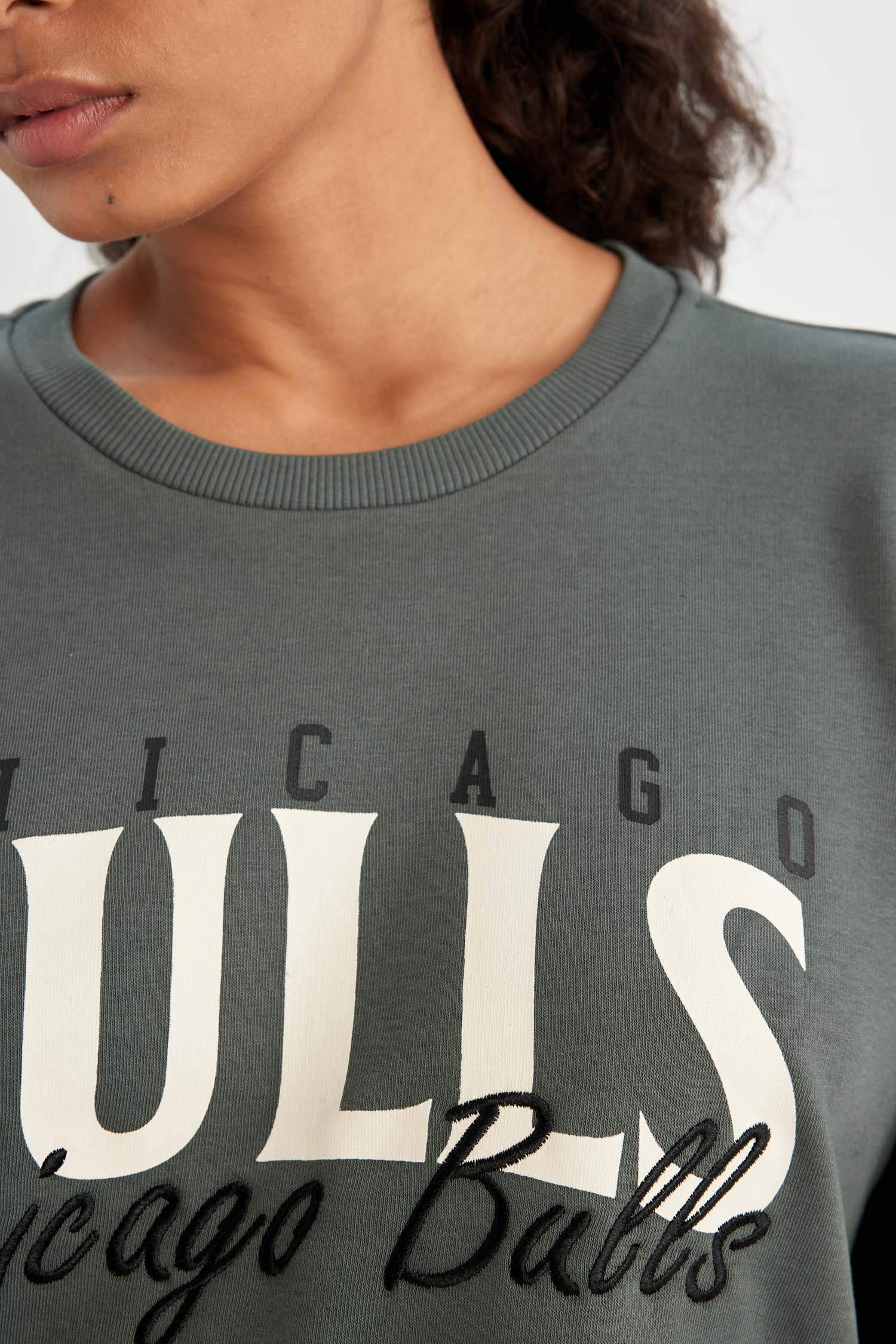 NBA Chicago Bulls Bisiklet Yaka Sweatshirt