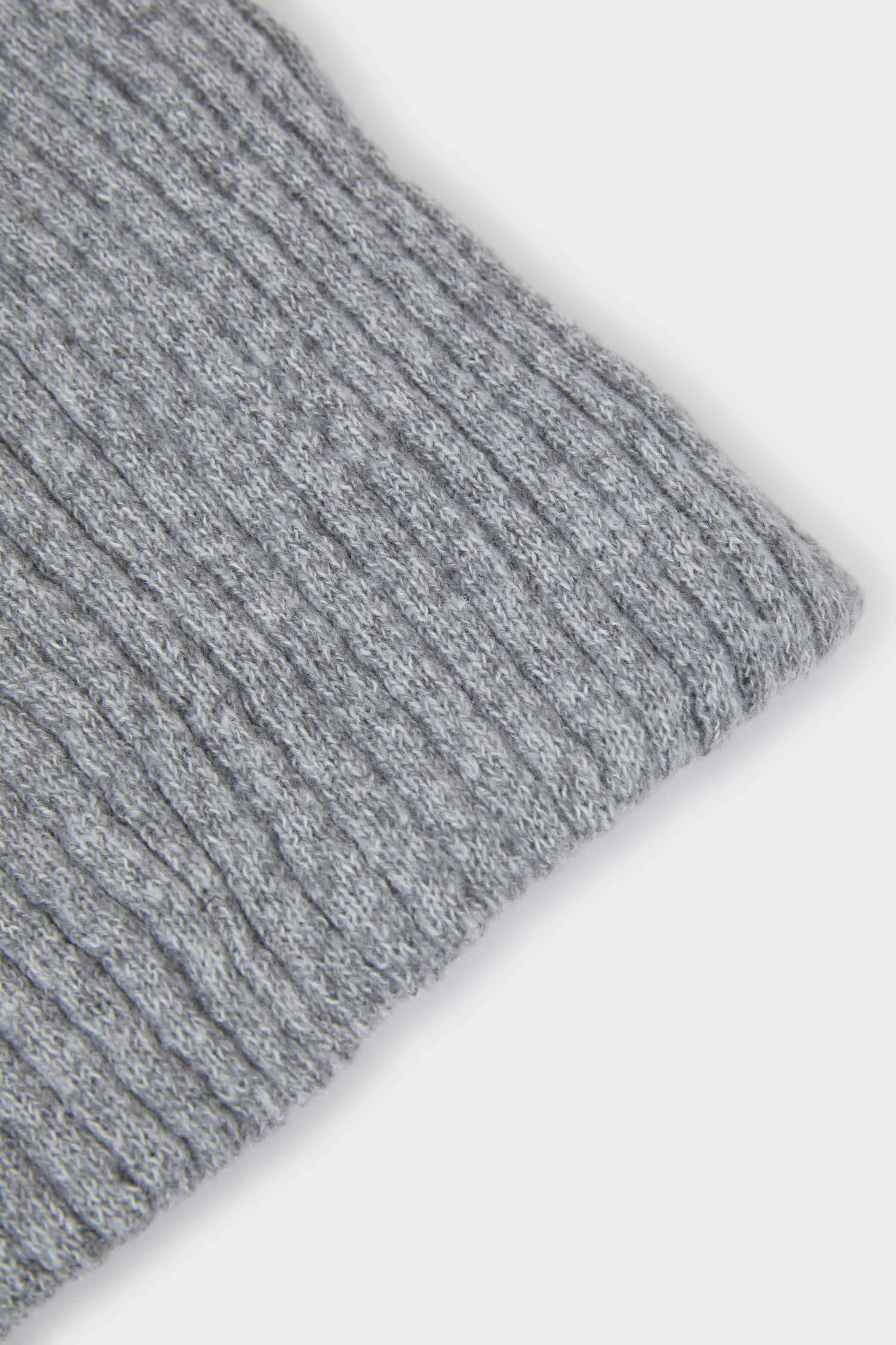 Man Lined Neck Scarf