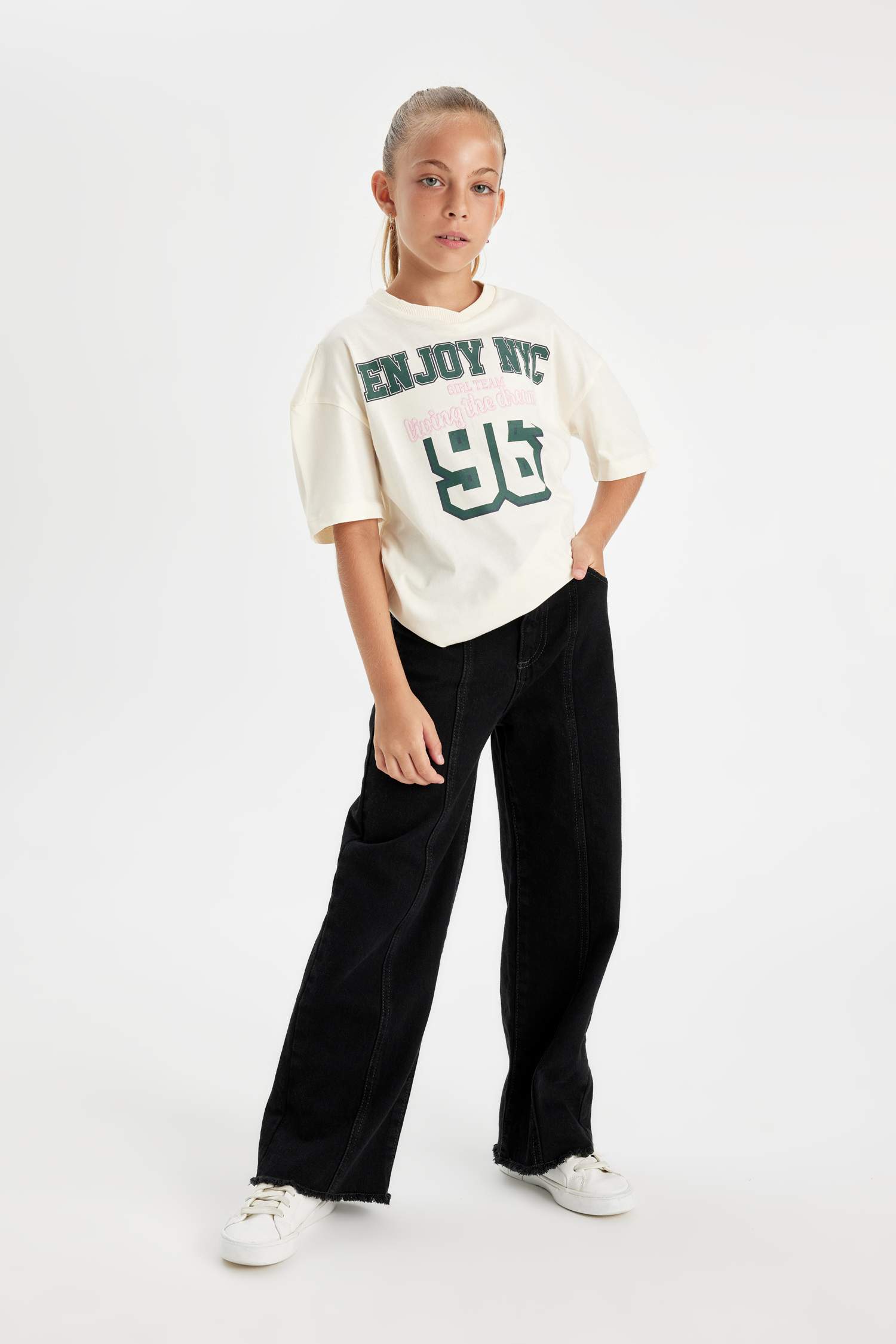 Girl Relax Fit V Neck Text Printed Short Sleeve T-Shirt