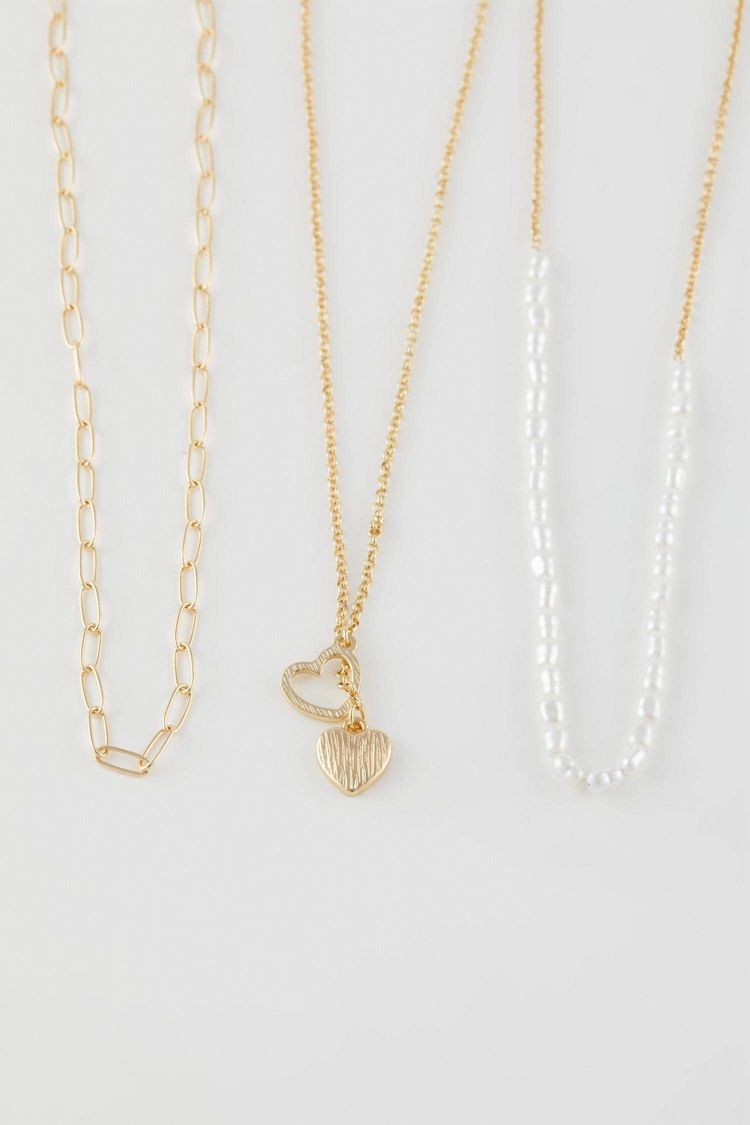 Woman 3 Piece Gold Necklace with Pearl and Heart Detail