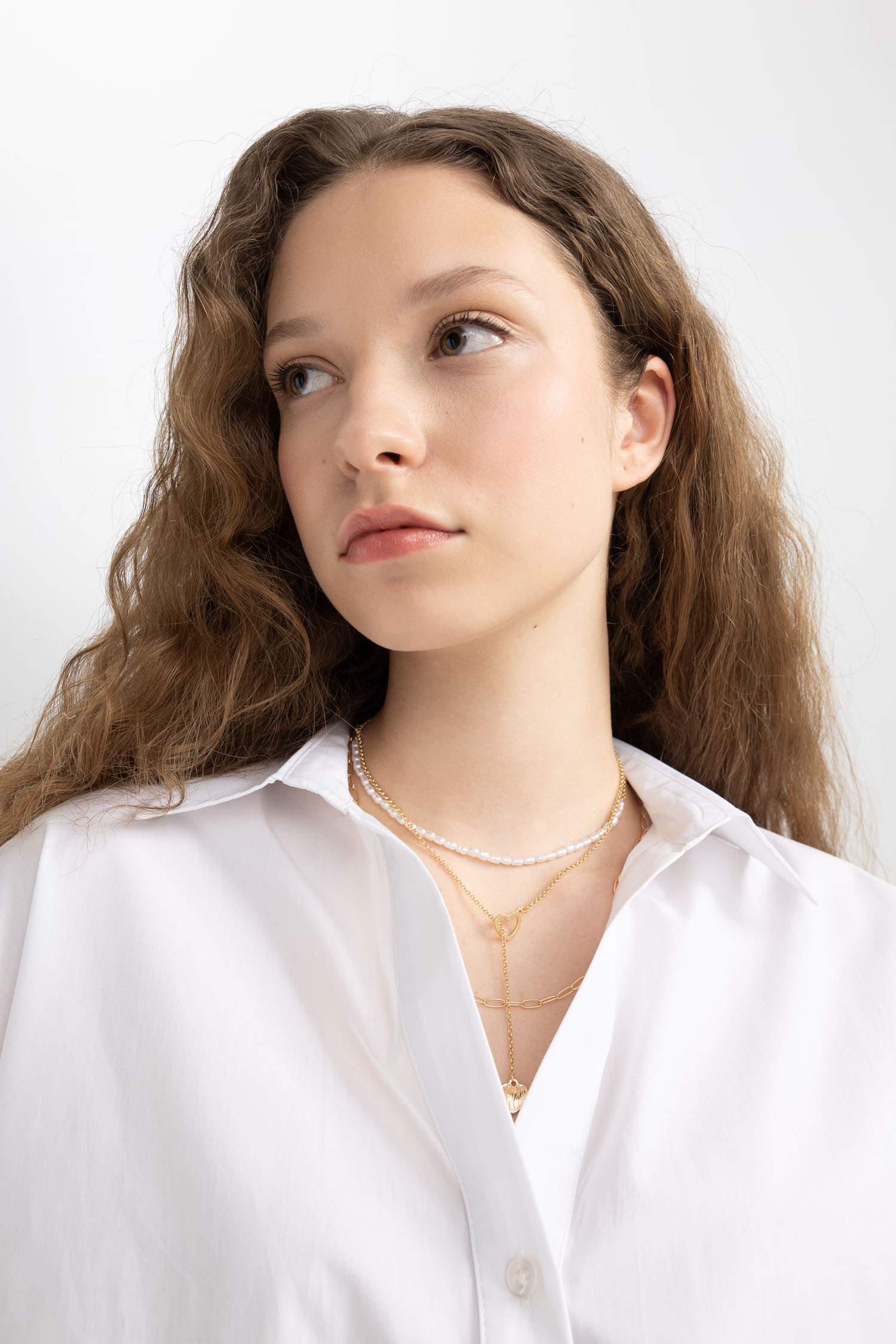 Woman 3 Piece Gold Necklace with Pearl and Heart Detail