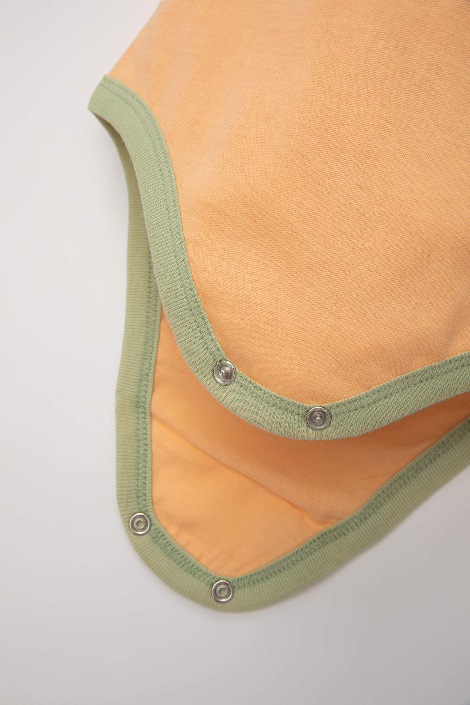 اوفر ولادي نص ردن حديثي الولادة بطبعة ديناصور ممشط قصة عادية