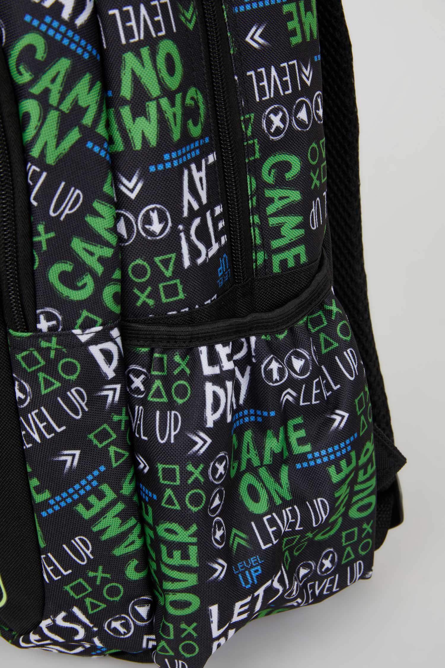 Erkek Çocuk Oyun Desenli Okul Çantası