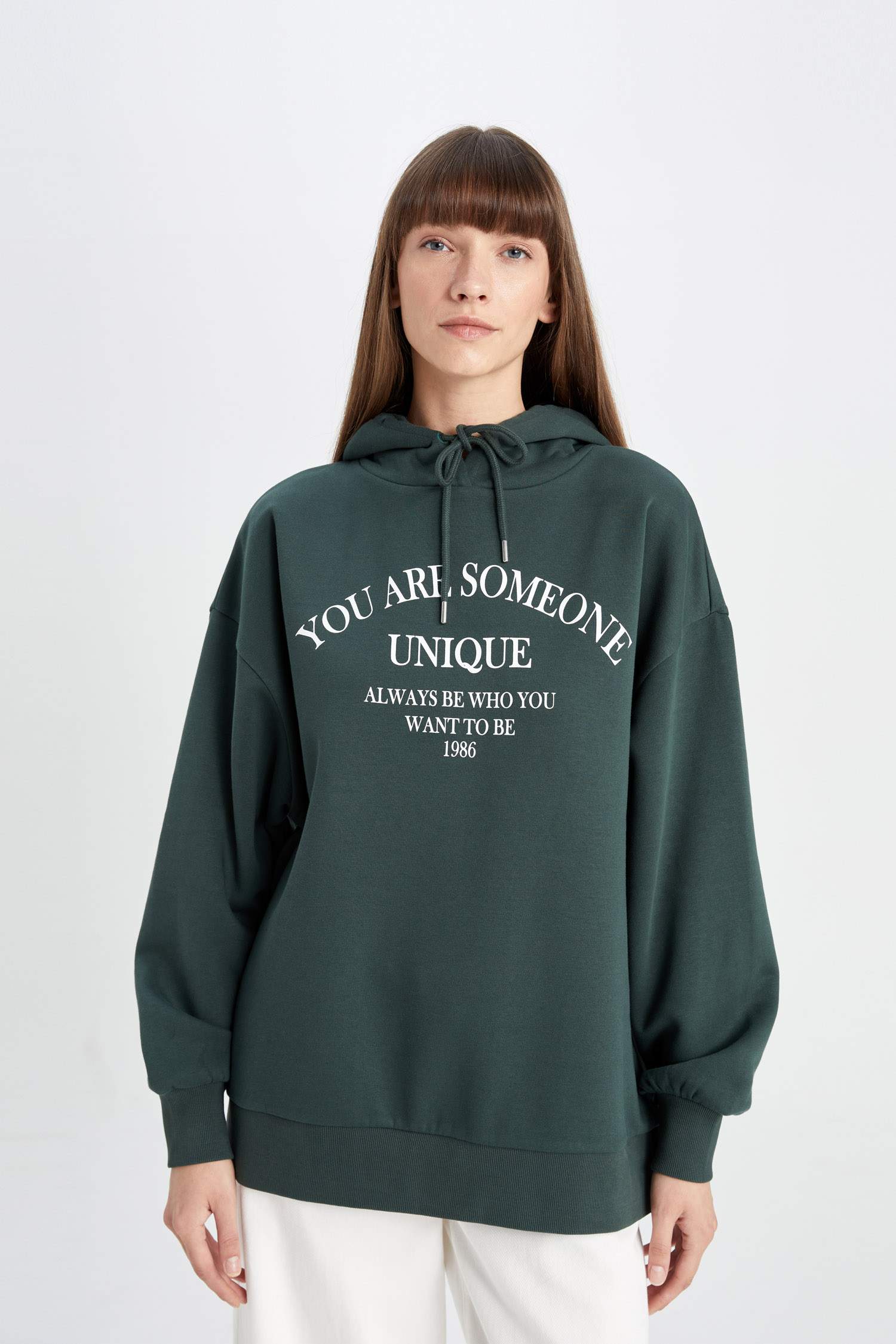 Свитшот оверсайз с принтом с капюшоном