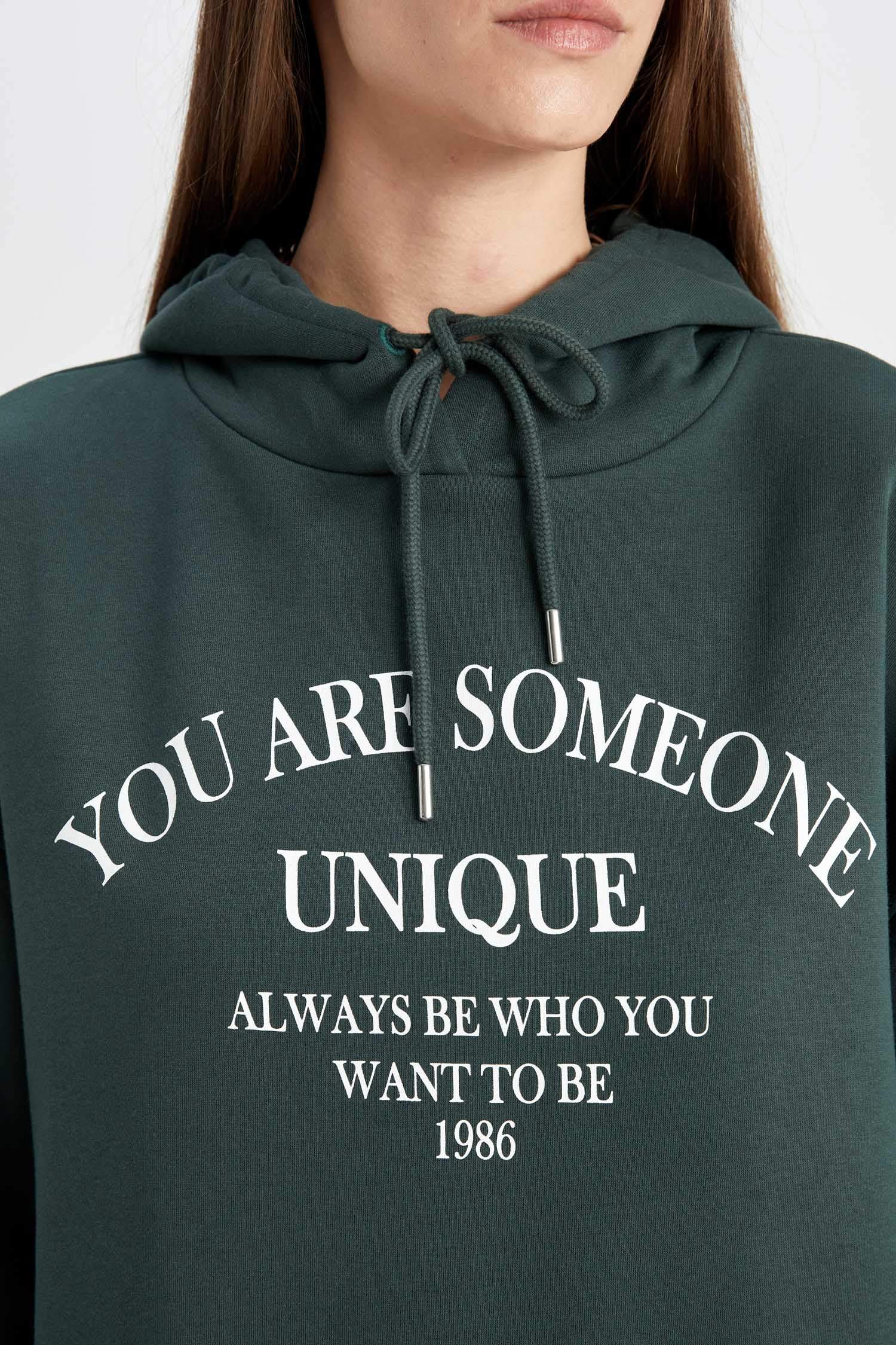 Свитшот оверсайз с принтом с капюшоном