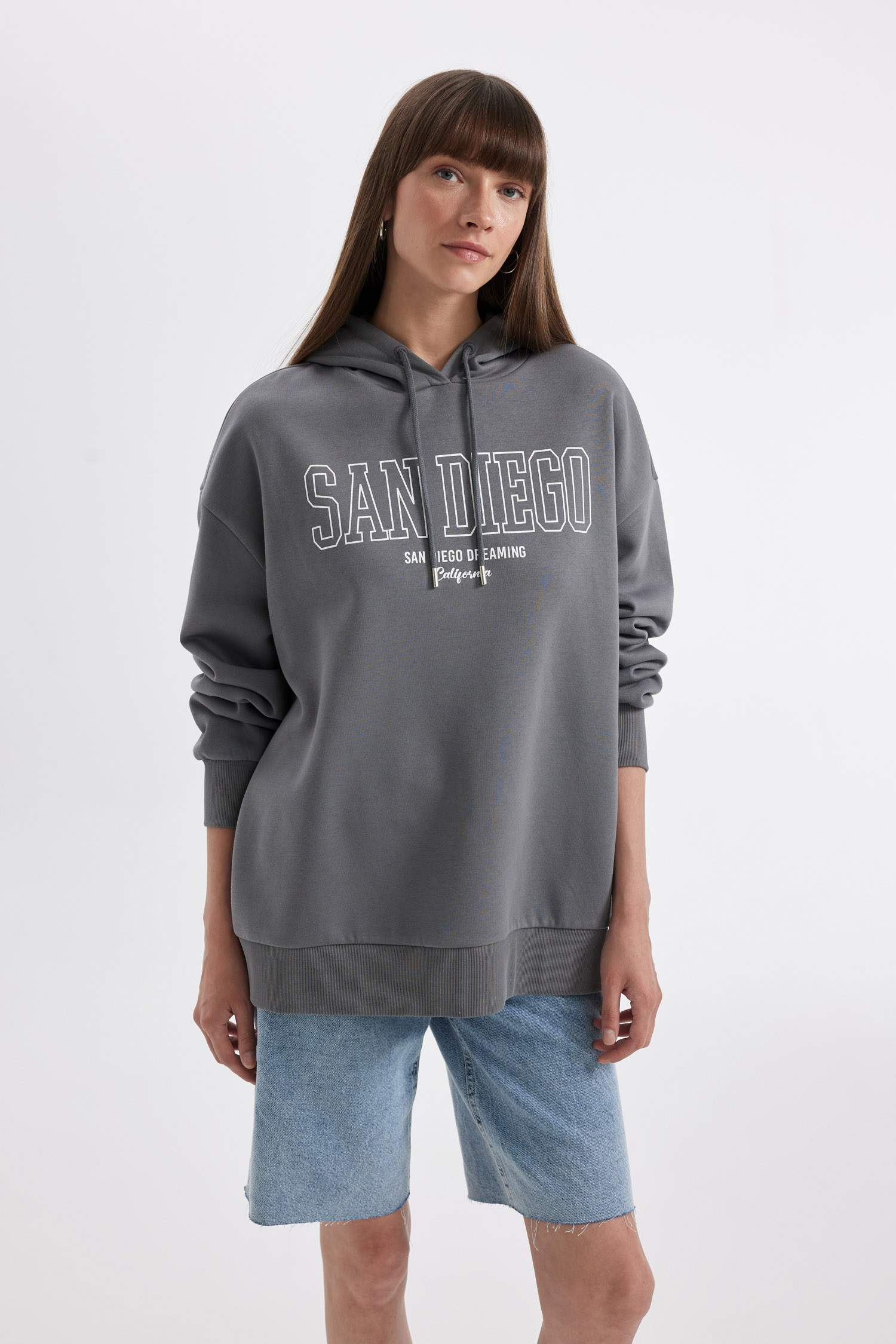 Свитшот оверсайз с принтом с капюшоном