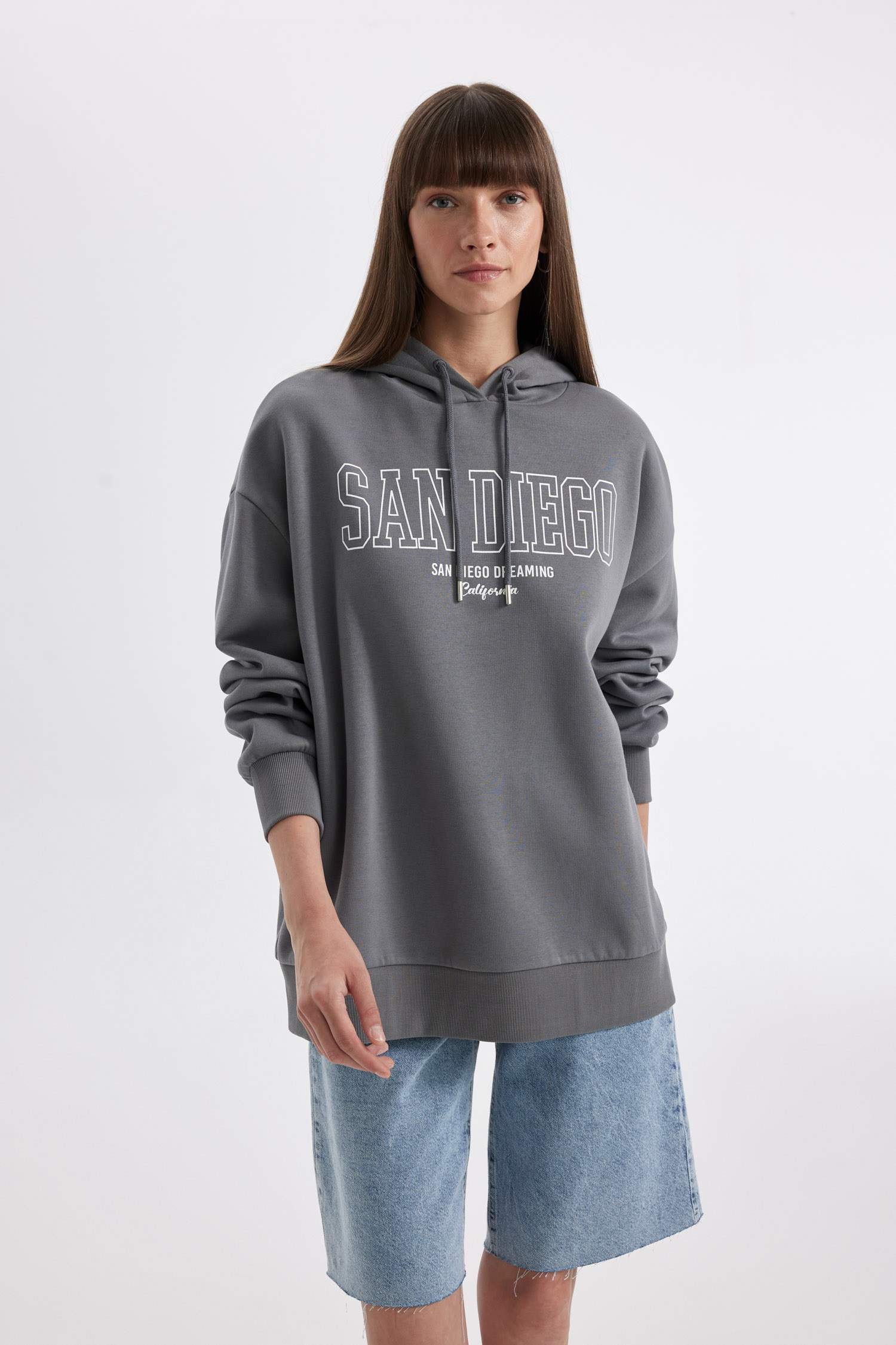 Свитшот оверсайз с принтом с капюшоном