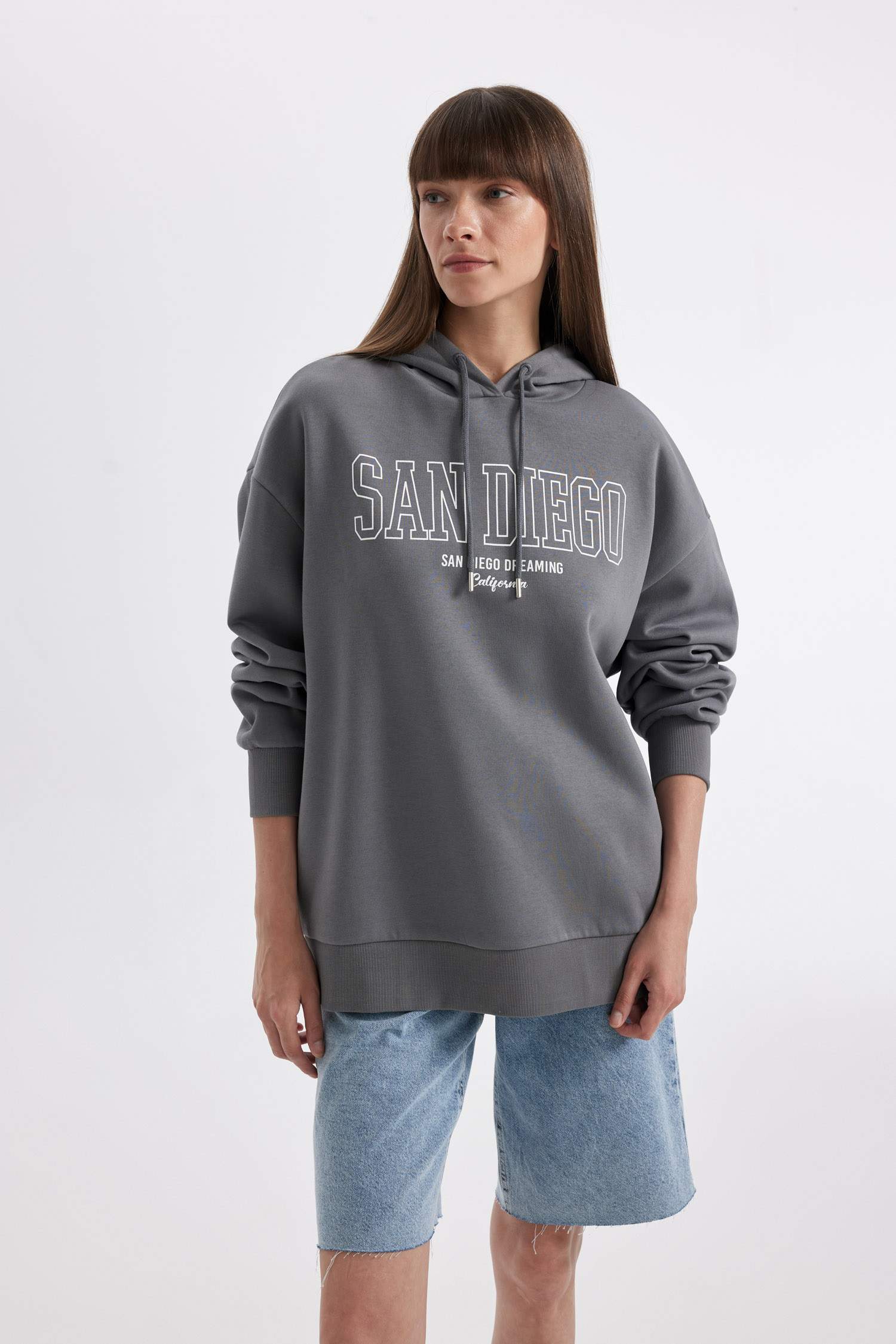 Свитшот оверсайз с принтом с капюшоном