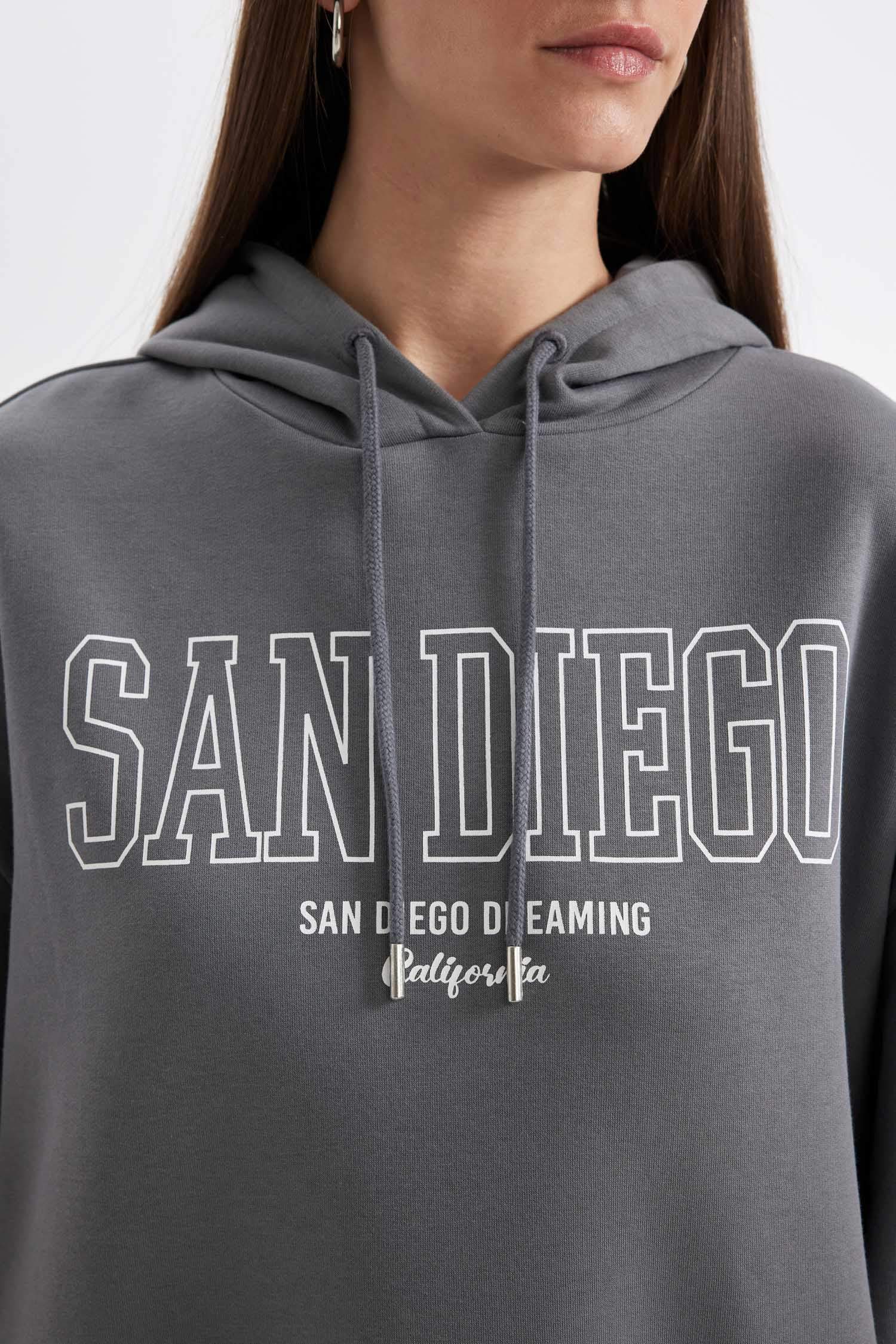 Свитшот оверсайз с принтом с капюшоном