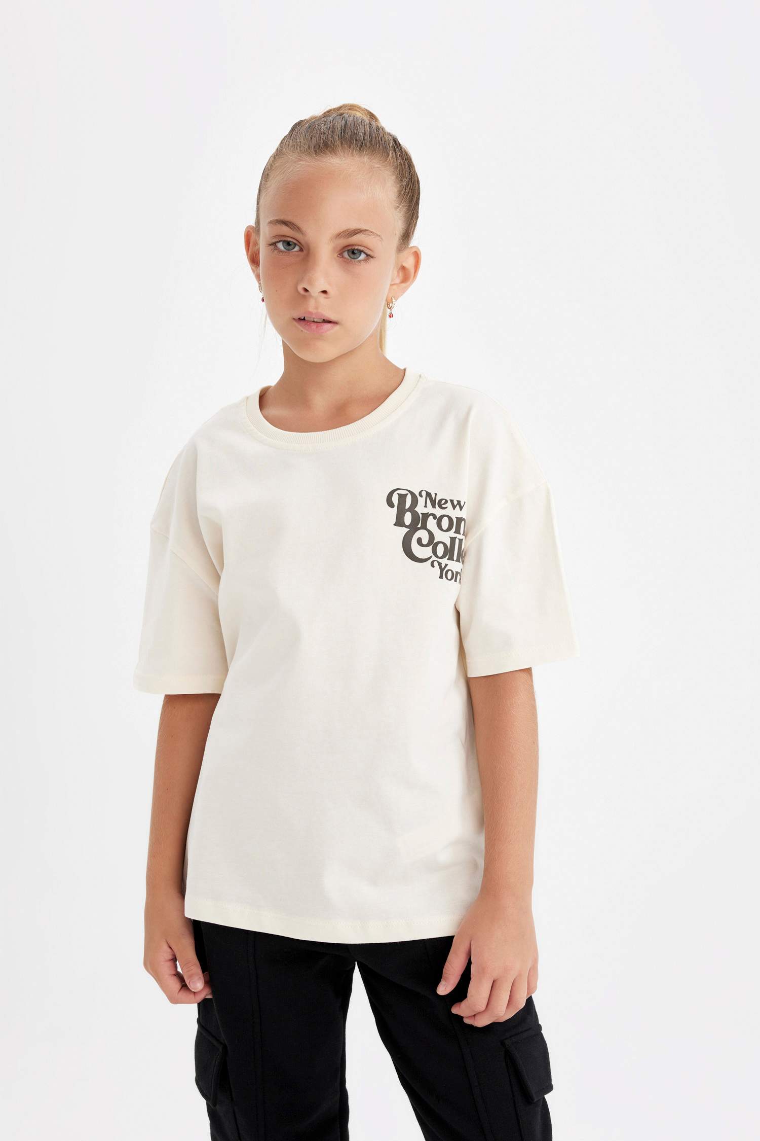 Kız Çocuk Relax Fit Bisiklet Yaka Yazı Baskılı Kısa Kollu Tişört