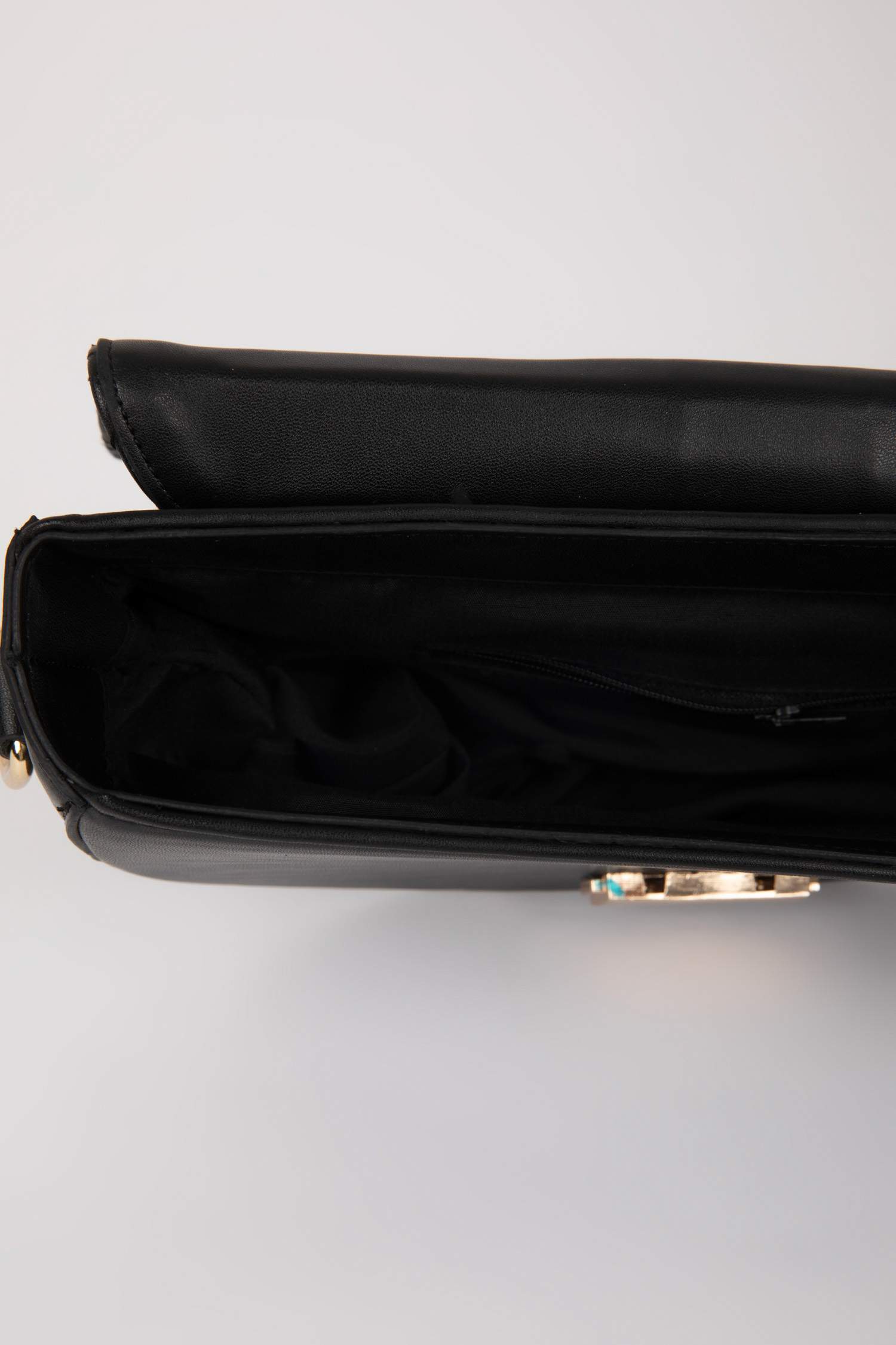 شنطة كروس حريمي جلد صناعي