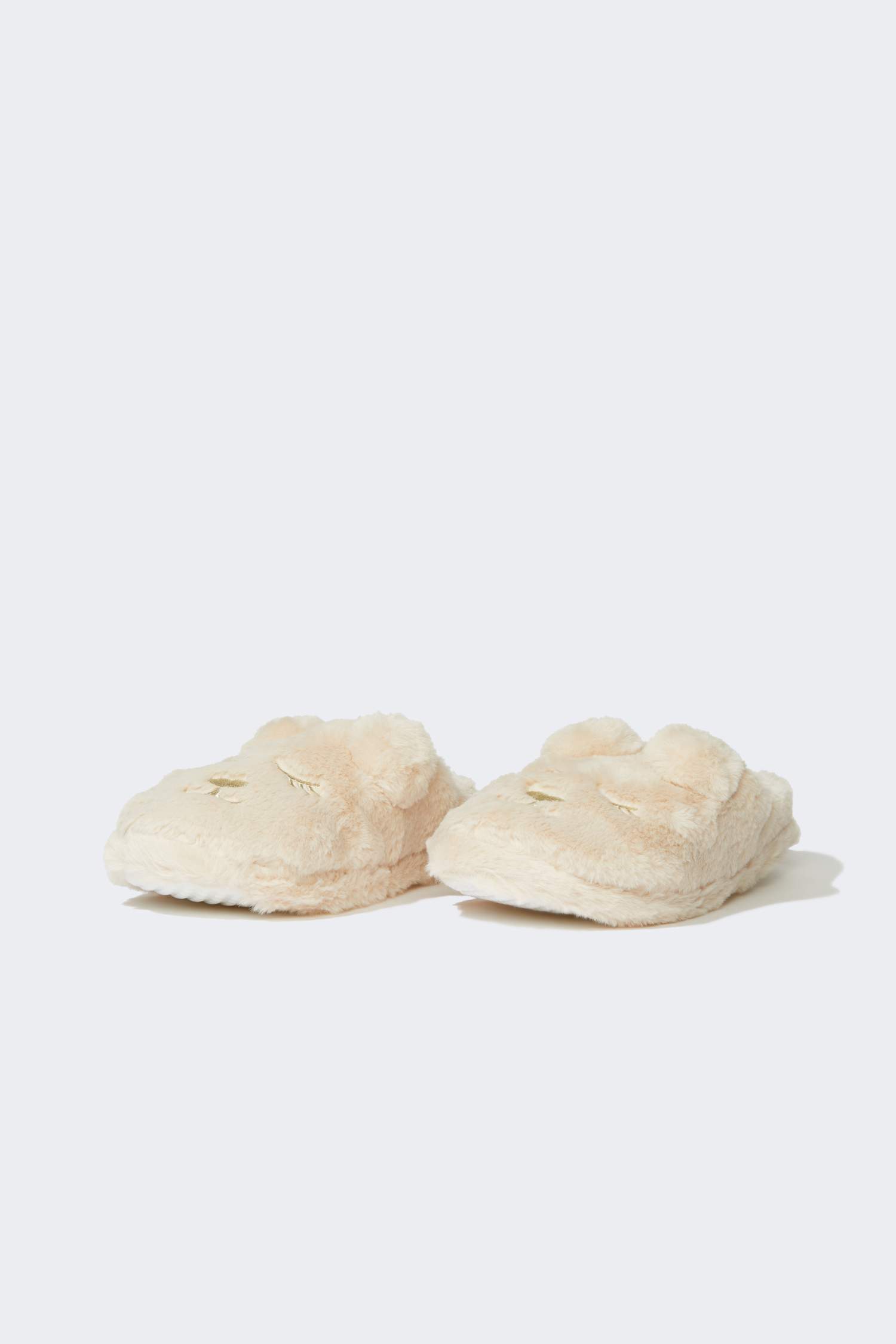 صندلة بكعب مسطح للنساء