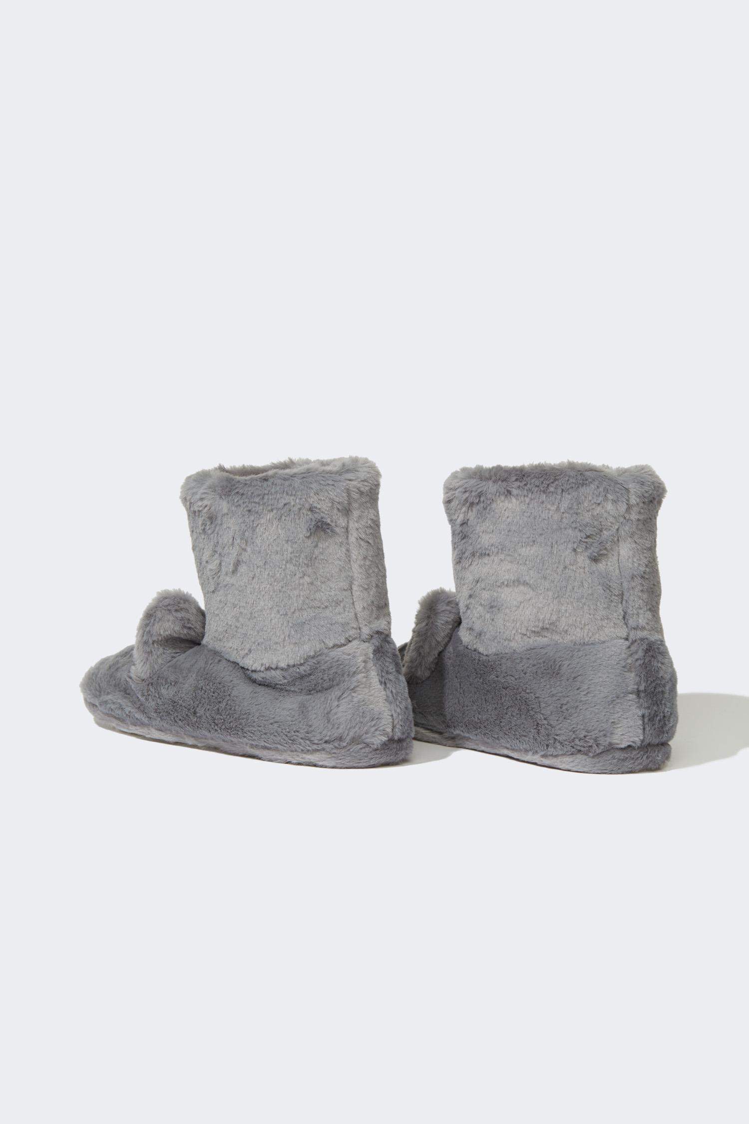 Әйелдерге үйге арналған аяқ киім