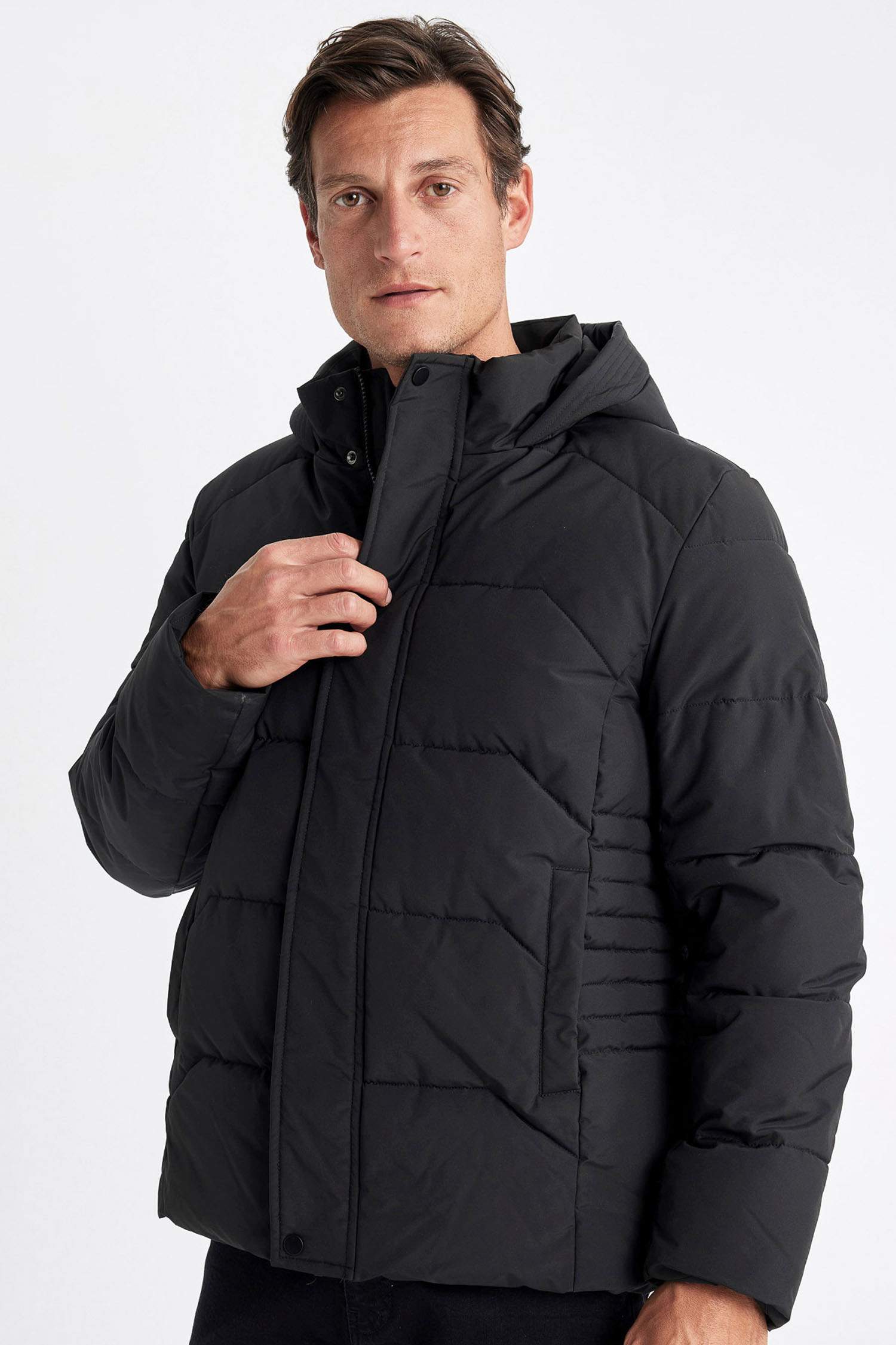 Su İtici Slim Fit Dar Kesim Kapüşonlu Fermuarlı Çıtçıt Kapamalı Cepli Mont