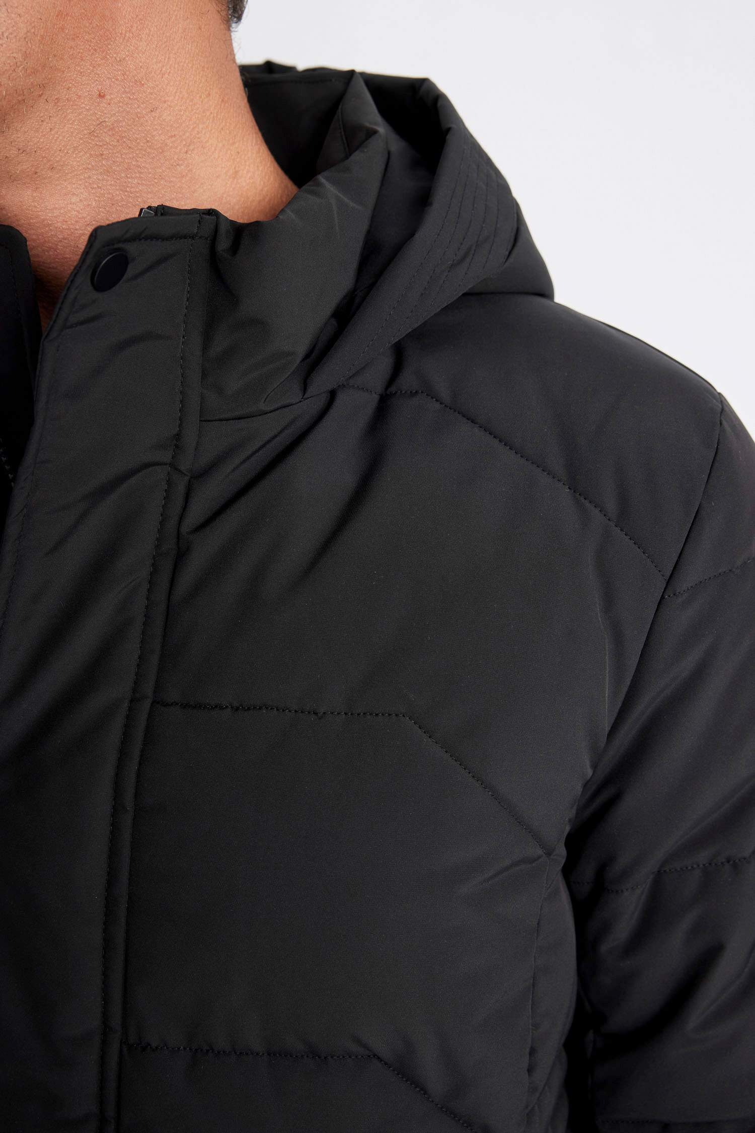 Su İtici Slim Fit Dar Kesim Kapüşonlu Fermuarlı Çıtçıt Kapamalı Cepli Mont