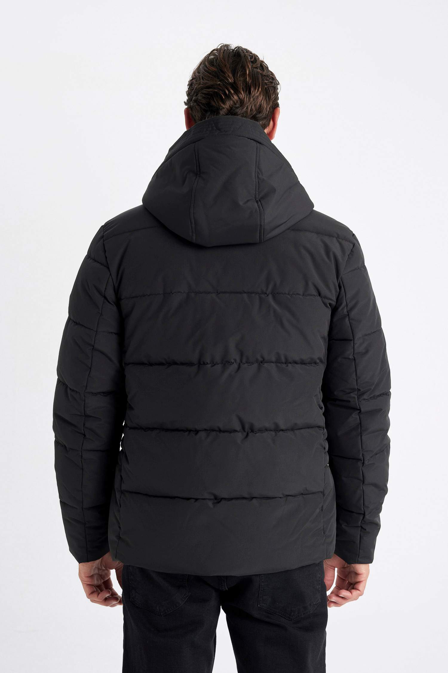 Su İtici Slim Fit Dar Kesim Kapüşonlu Fermuarlı Çıtçıt Kapamalı Cepli Mont