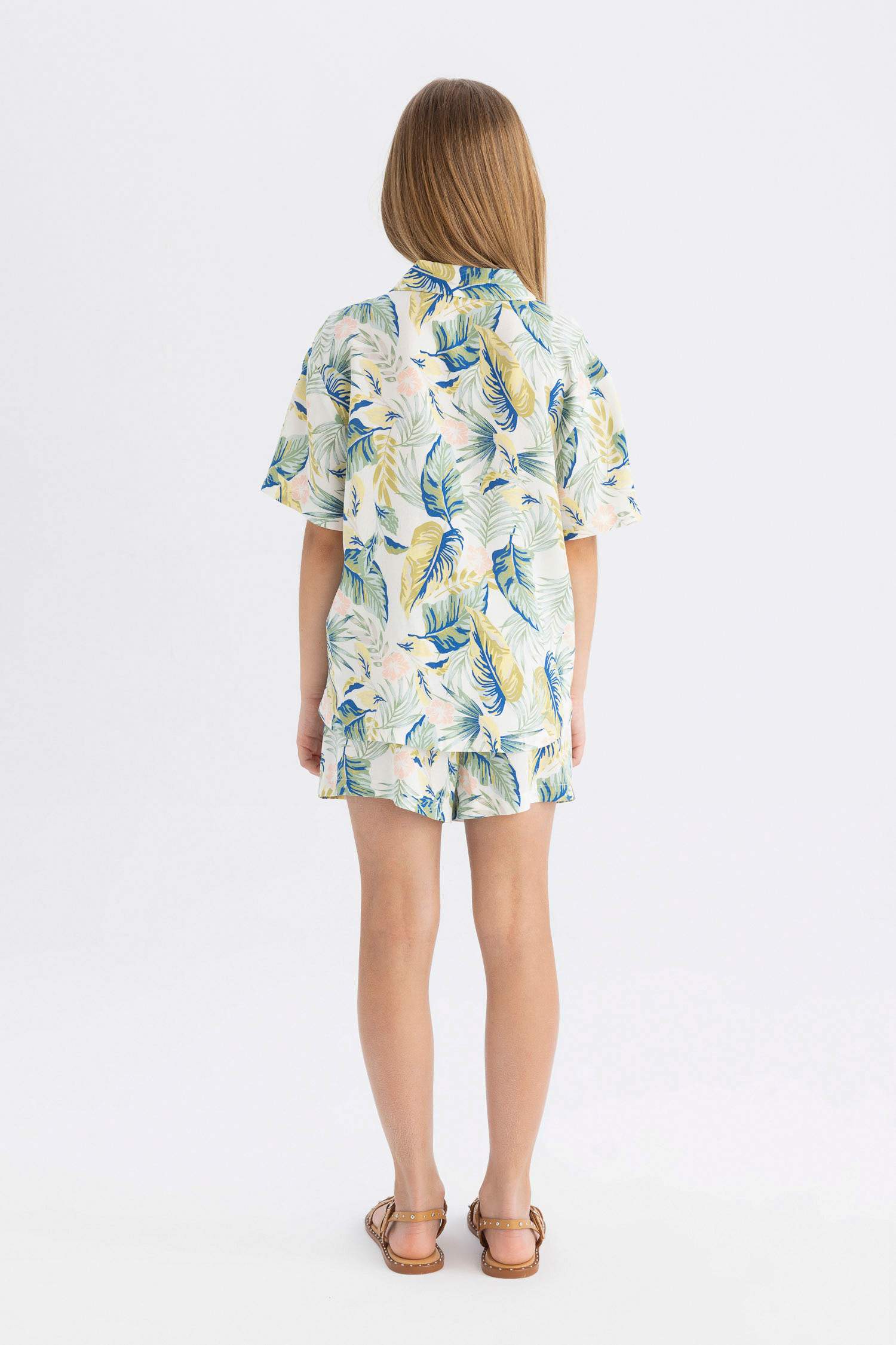 Kız Çocuk Pijama Takımı Standart Fit Desenli Kısa Kollu Üst Şort