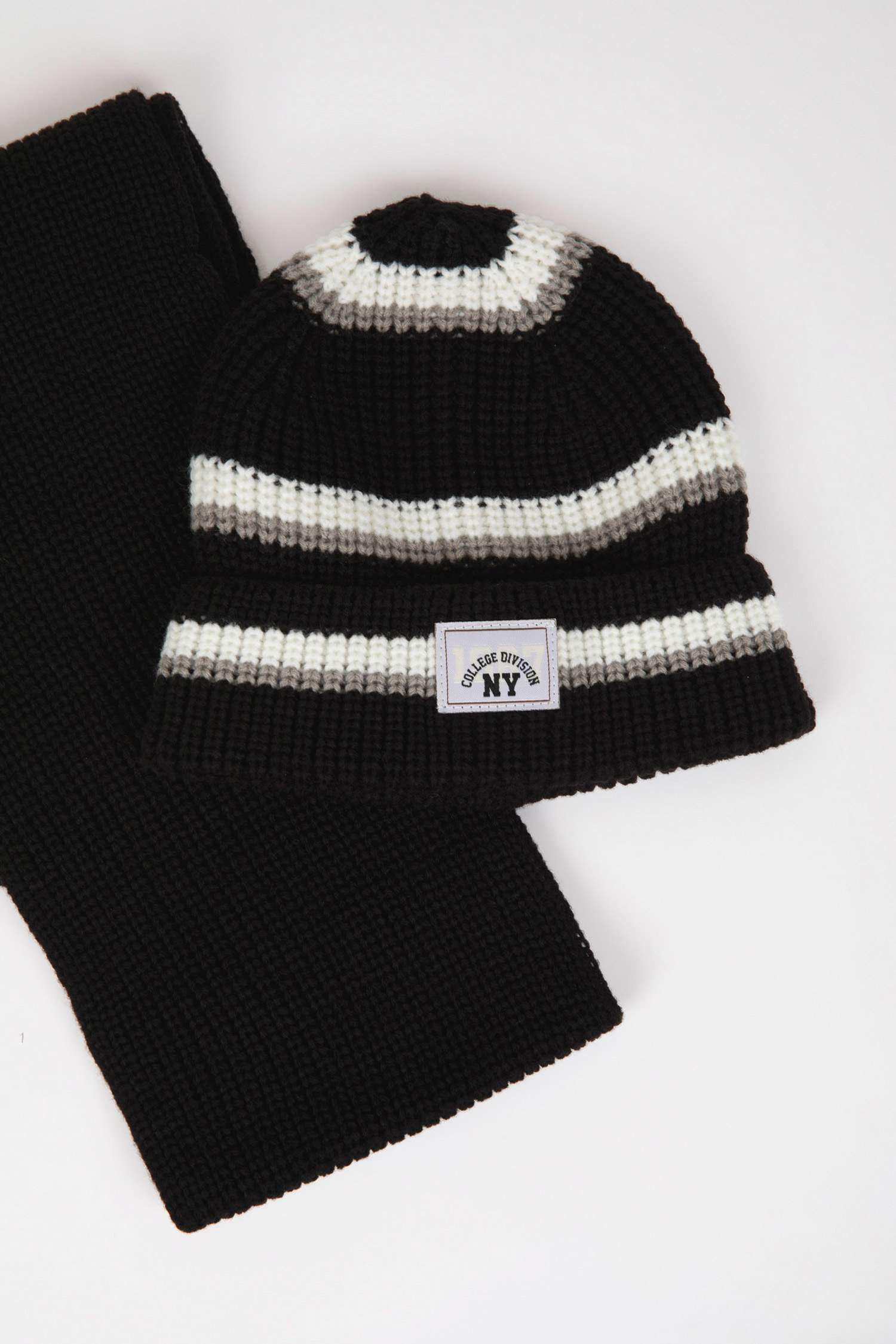 سيت ولادي سكارف وكلاو صوف - قطعتين