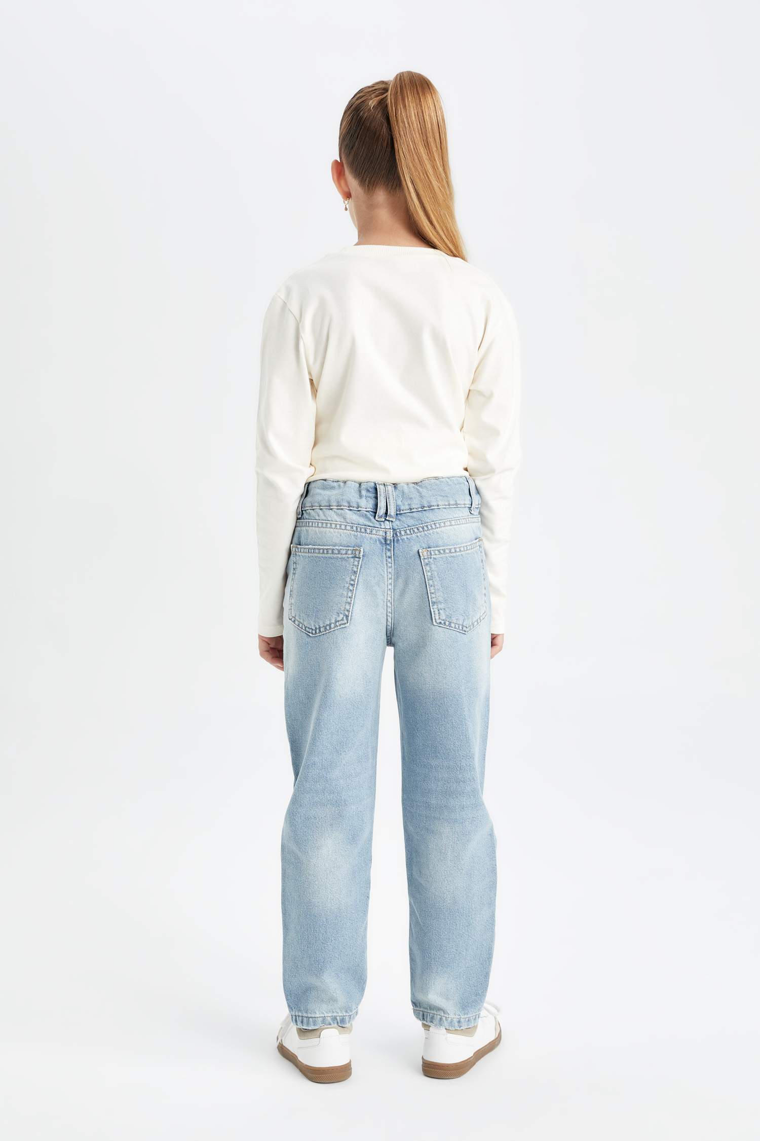 Mom Jean avec détails déchirés à jambes étroites et poches pour Fille