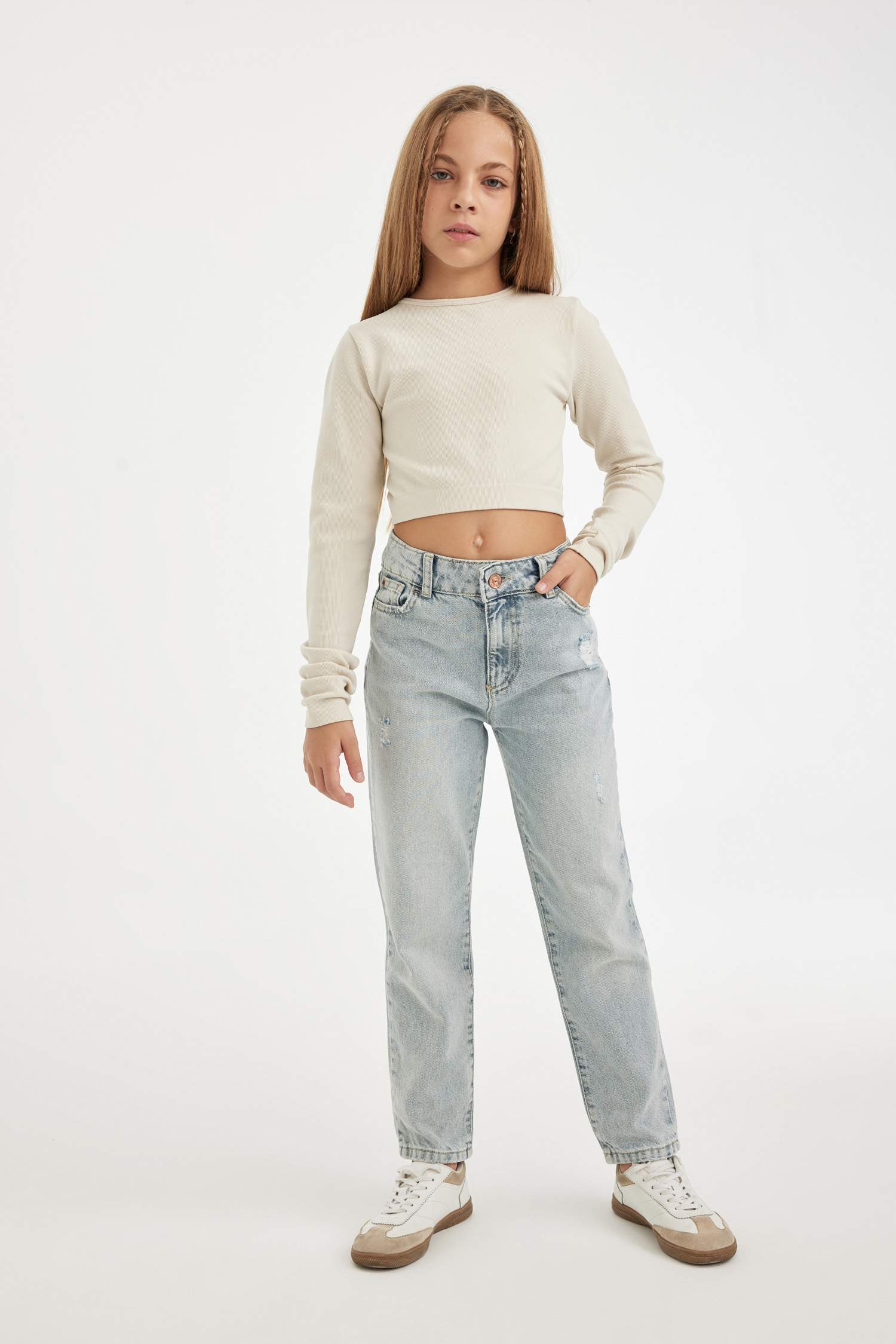 Kız Çocuk Mom Fit Yırtık Detaylı Dar Paça Cepli Jean Pantolon