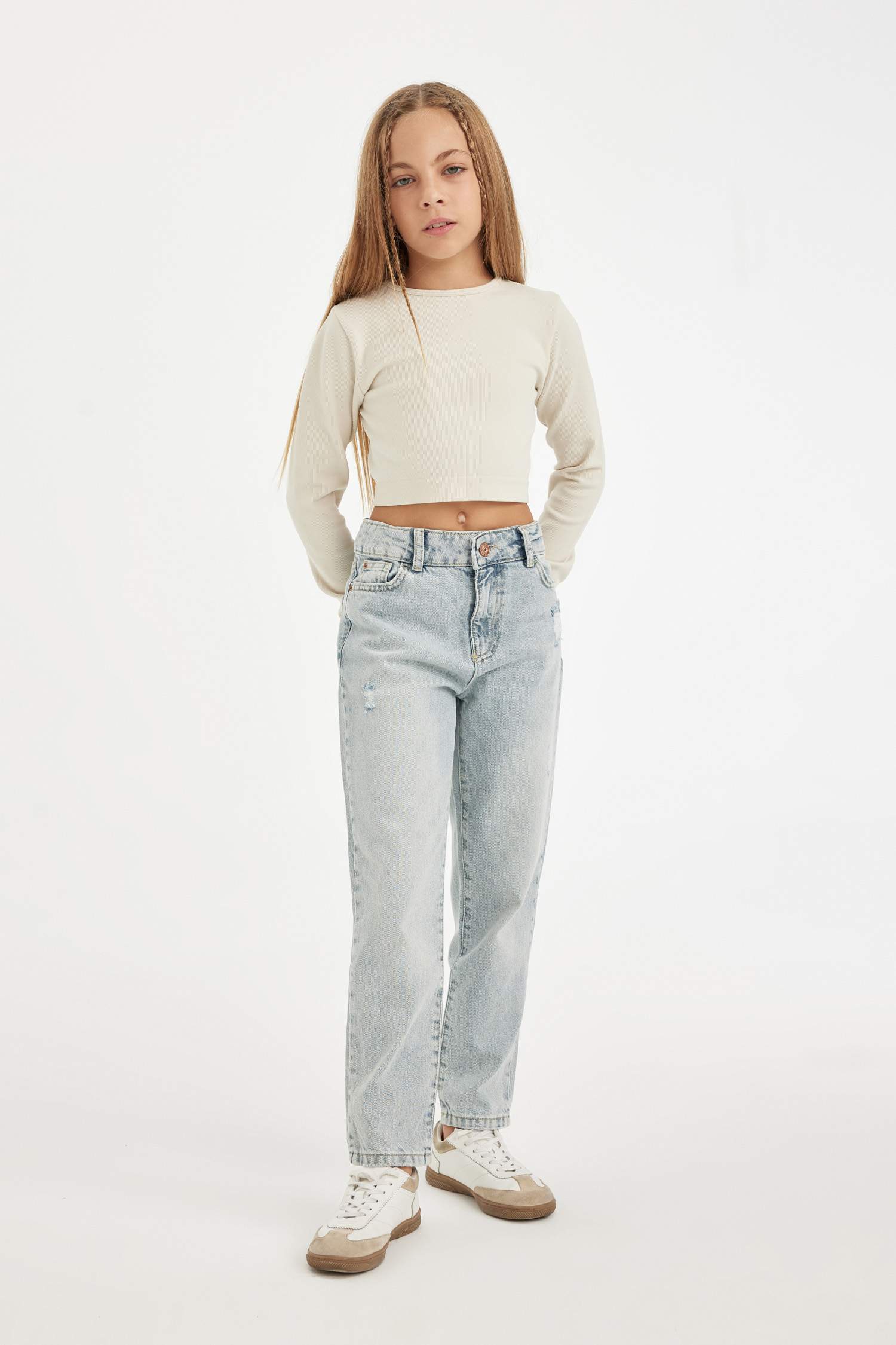 Kız Çocuk Mom Fit Yırtık Detaylı Dar Paça Cepli Jean Pantolon