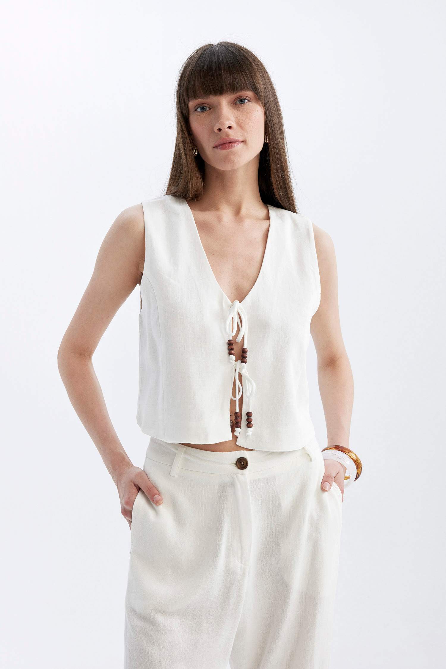 Fitted V-Neck Linen Blend White Vest