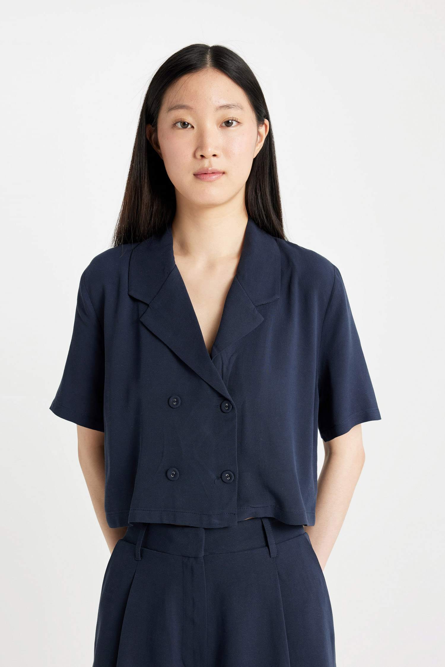 Cropped Fit Polo Yaka Keten Karışımlı Kısa Kollu Gömlek