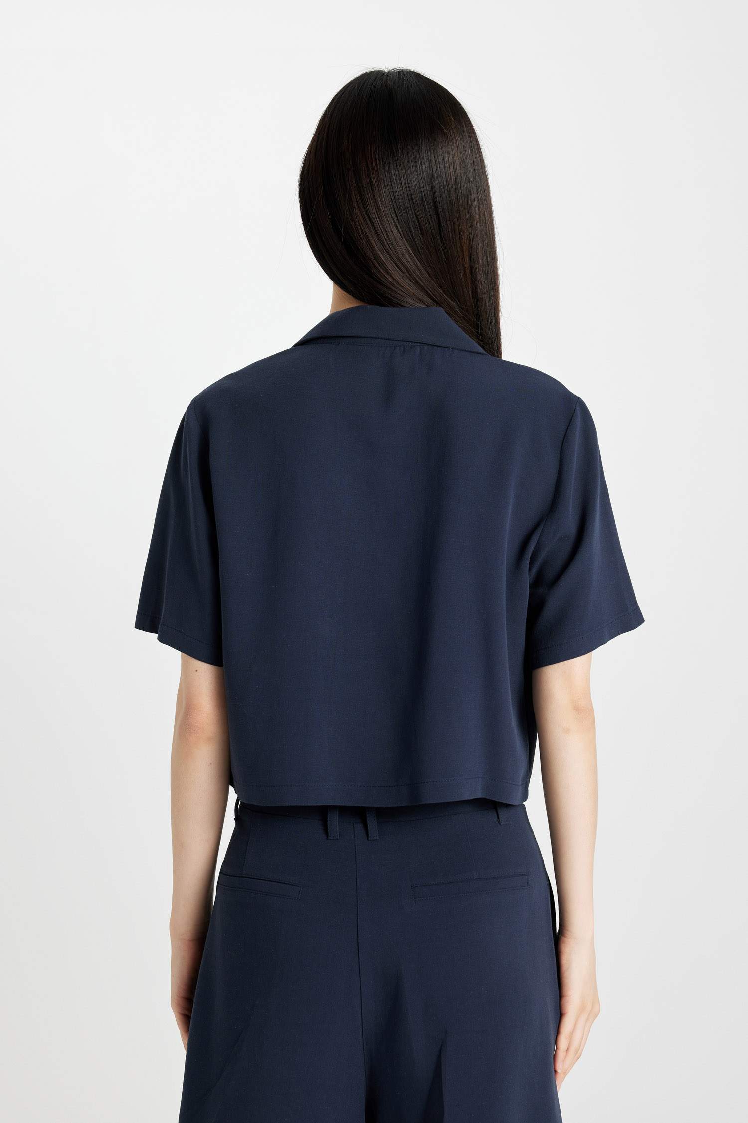 Cropped Fit Polo Yaka Keten Karışımlı Kısa Kollu Gömlek