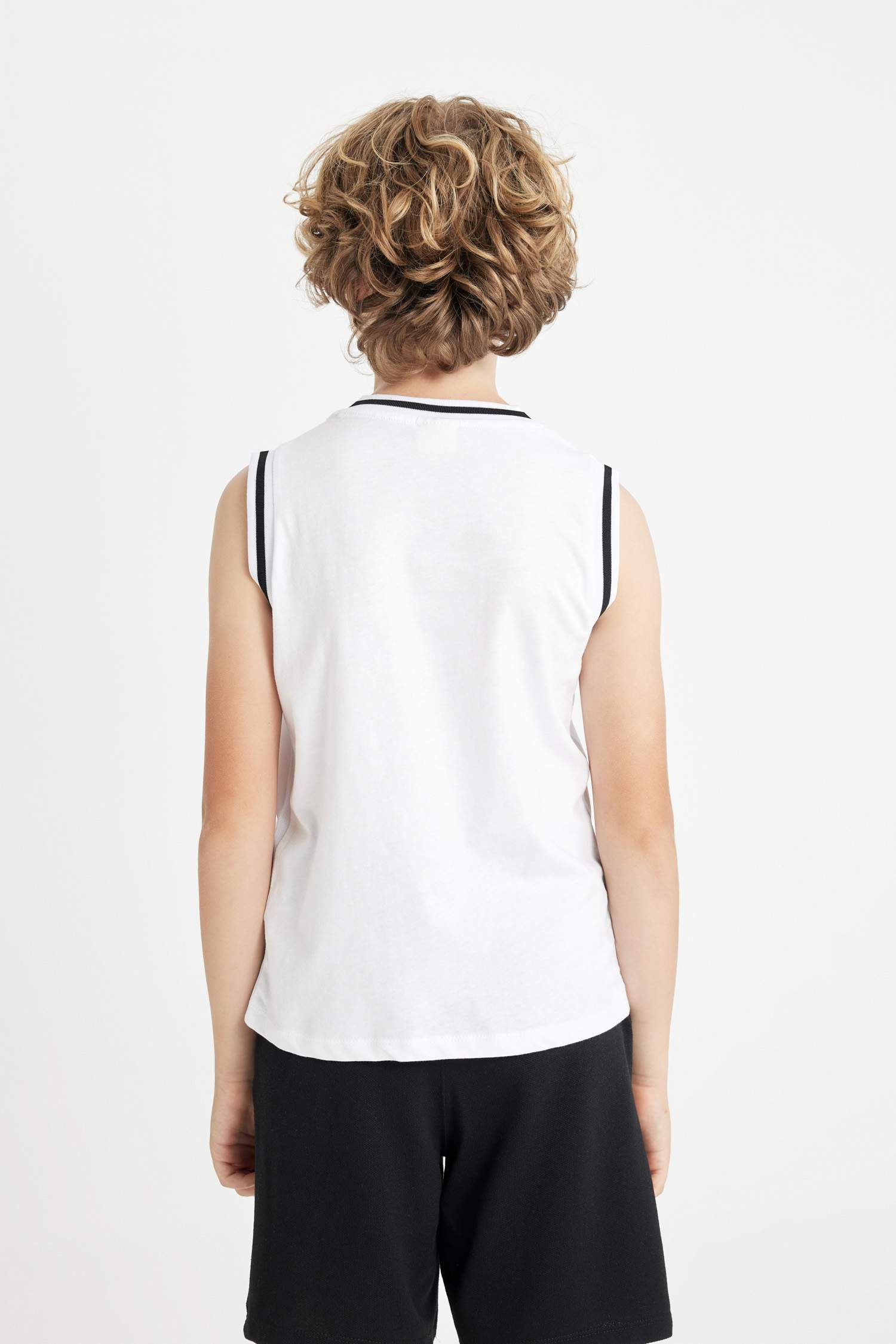 تيشيرت كت ولادي بدون ردن بياخة مستديرة