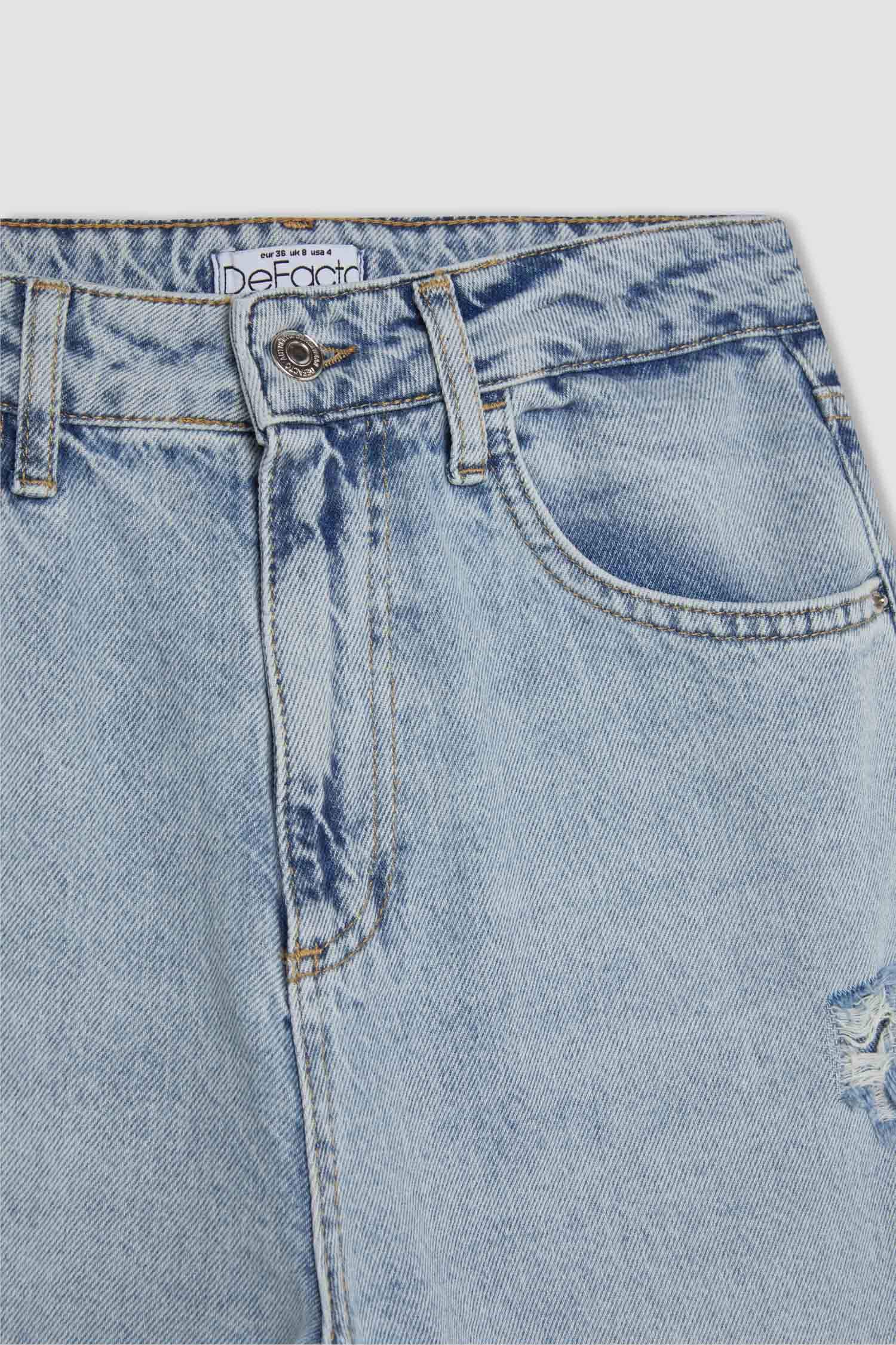 بنطلون جينز لينا موم فيت بتفاصيل ممزقة وخصر عالي