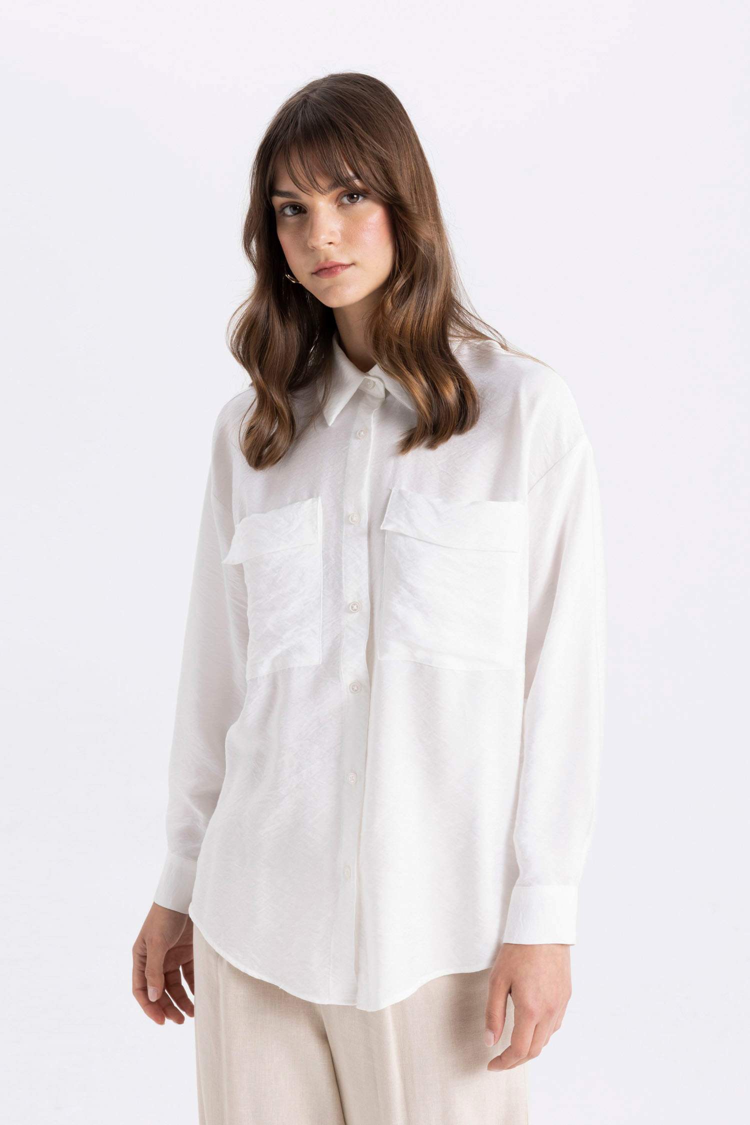 تونيك ابيض كم طويل قصة مريحة