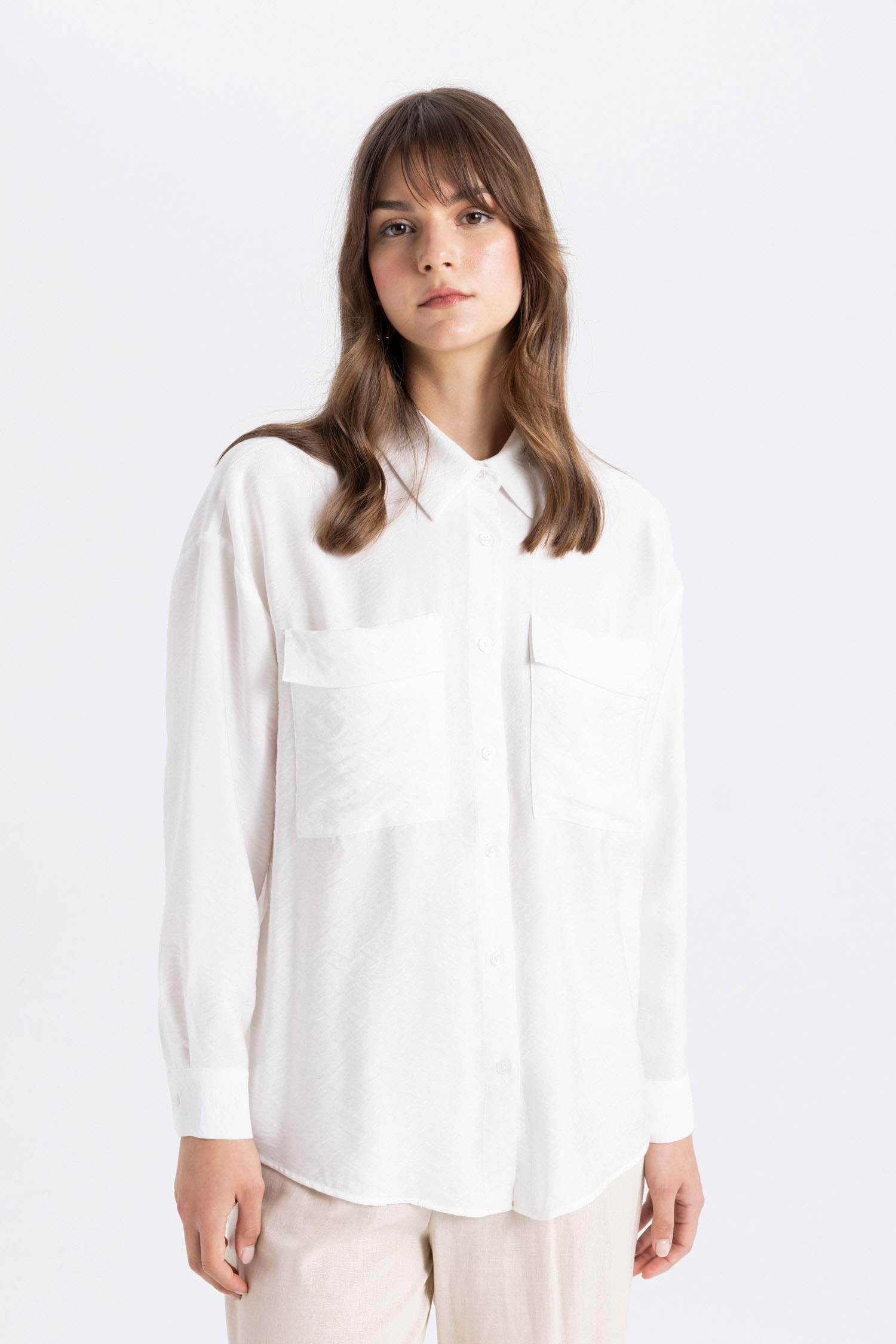 تونيك ابيض كم طويل قصة مريحة