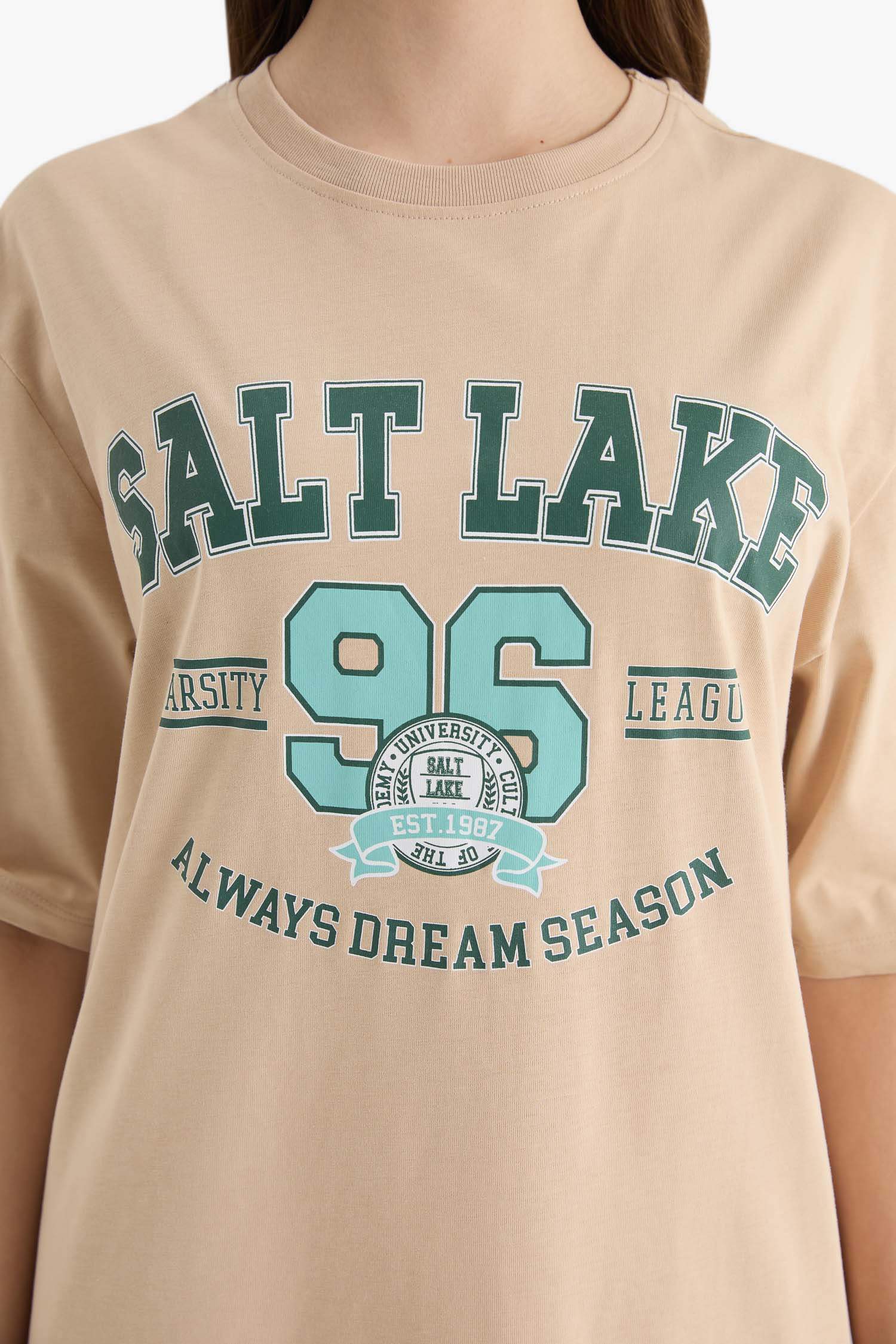 فستان ميدي مطبوع ممشط بياخة مستديرة