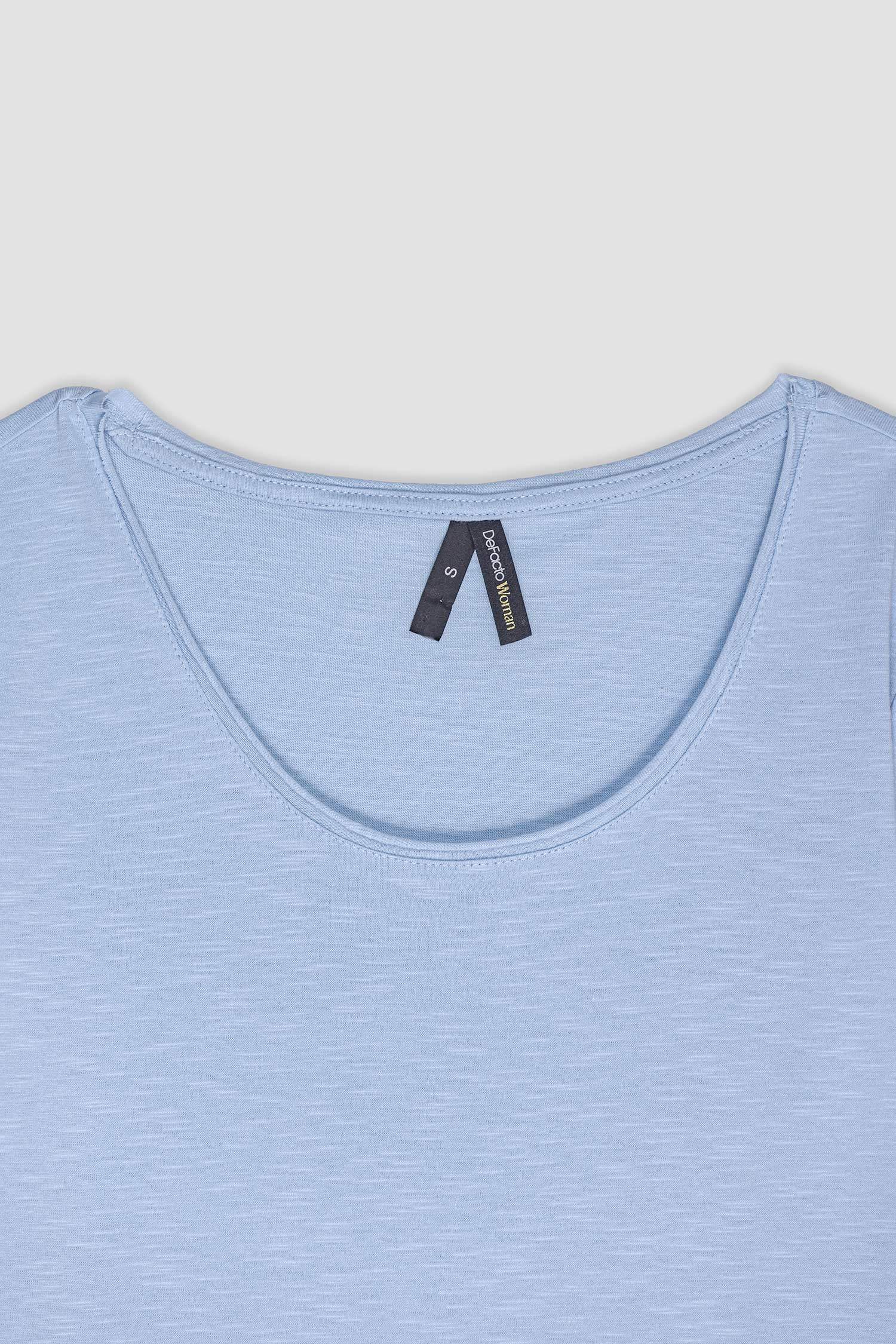 ت شيرت عادي نص كم ورقبة مستديرة