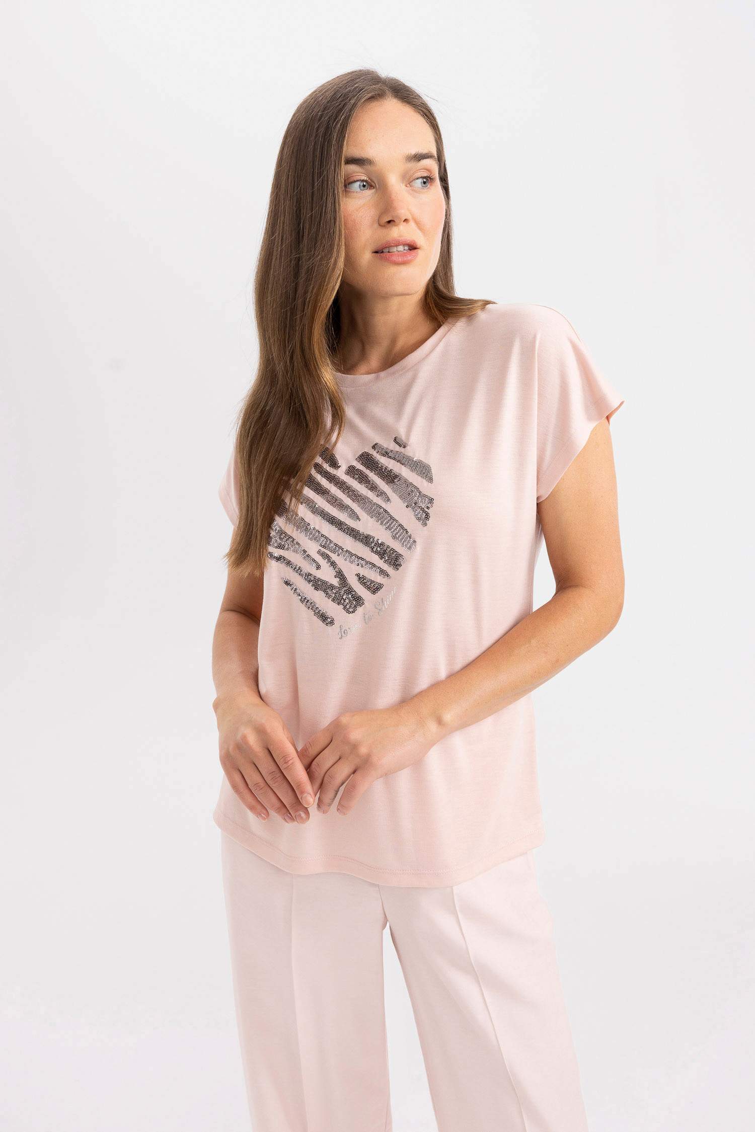 Футболка с круглым вырезом