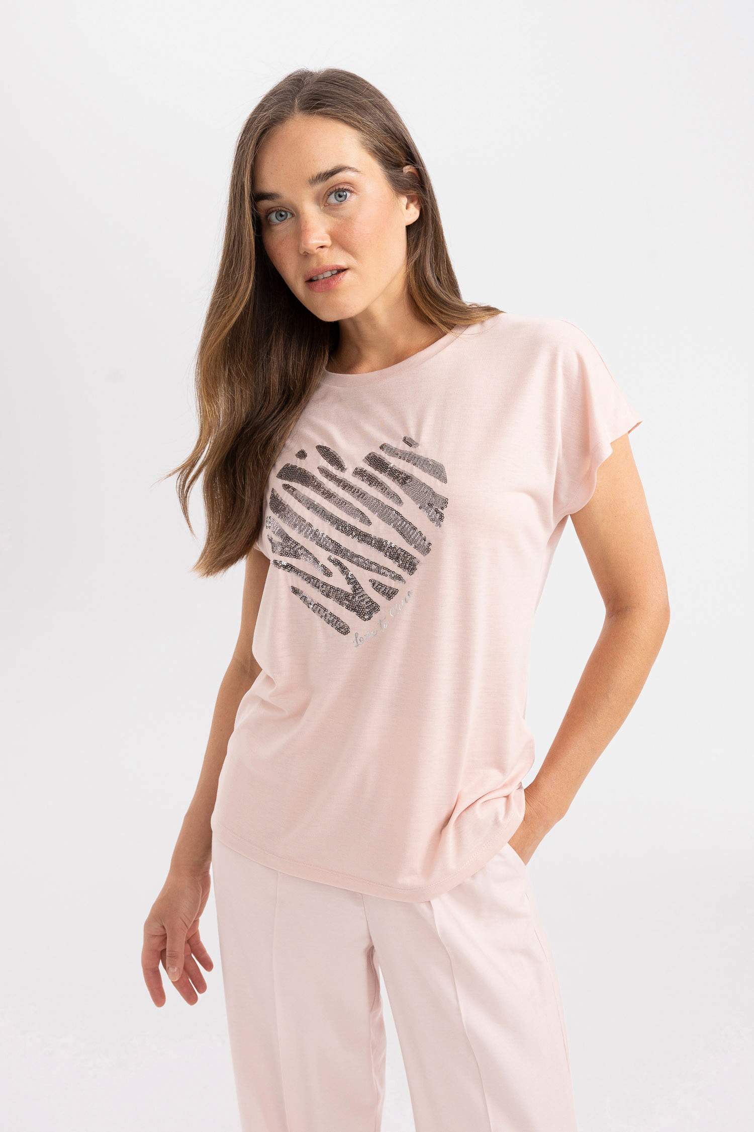 Футболка с круглым вырезом