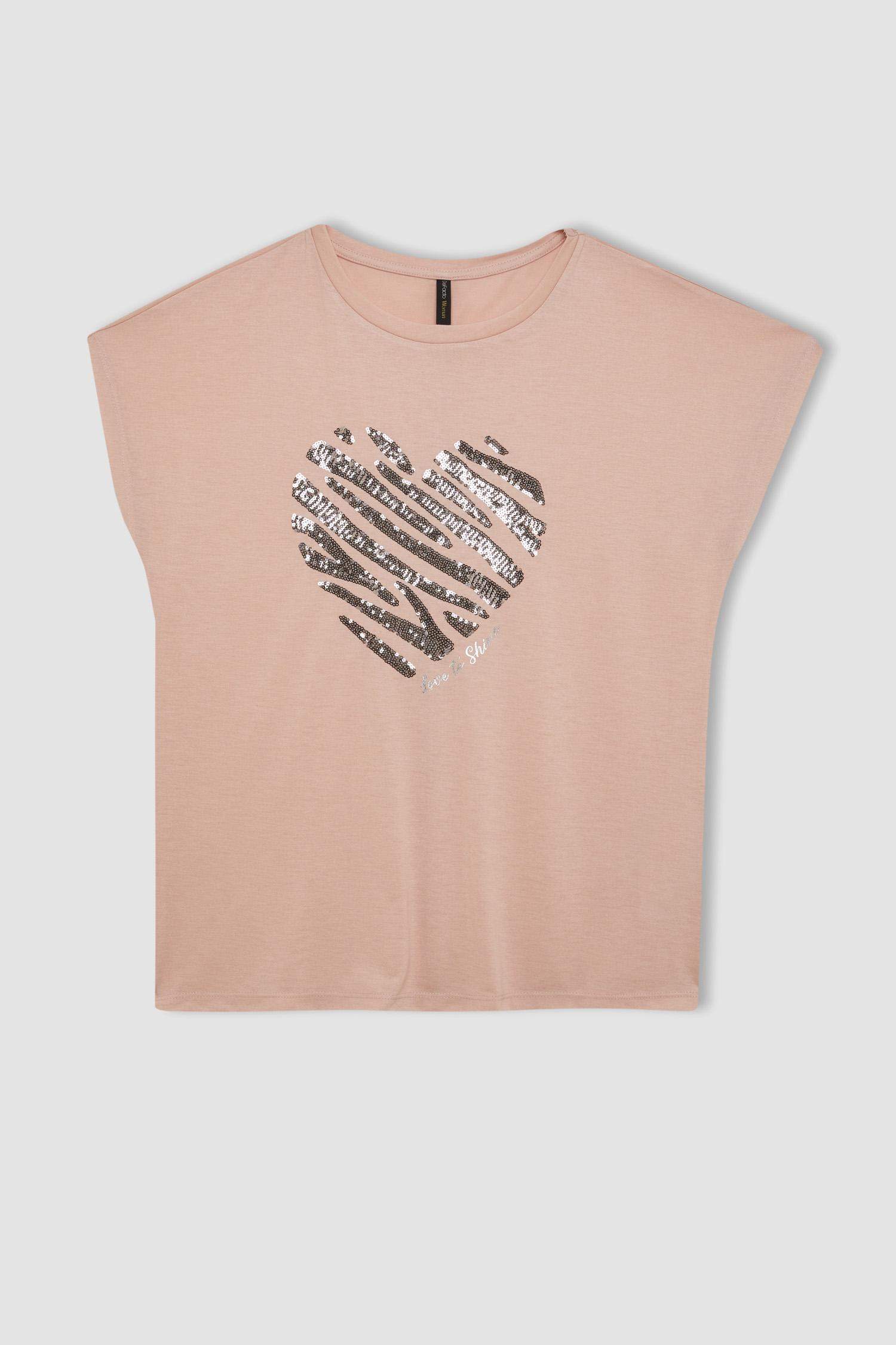 Футболка с круглым вырезом