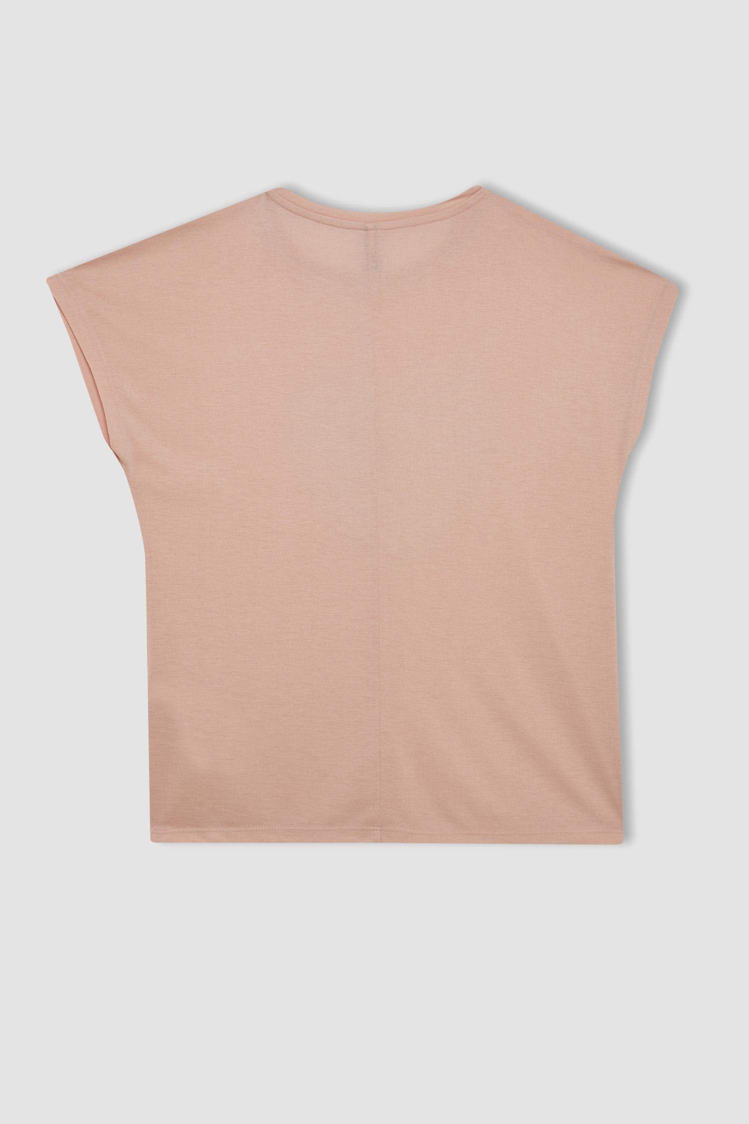 Футболка с круглым вырезом