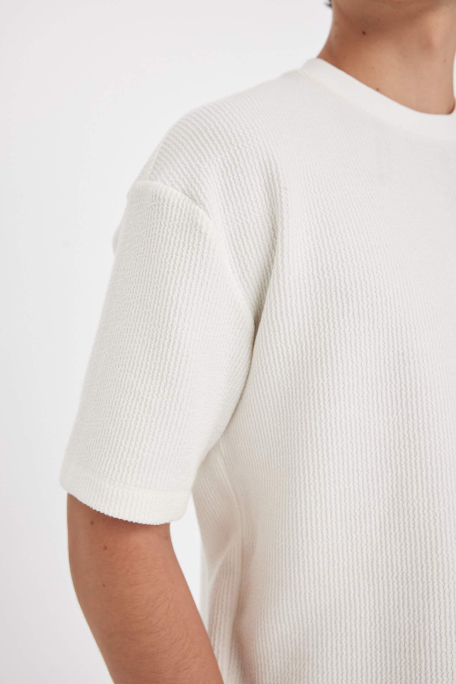 Boxy Fit Bisiklet Yaka Kısa Kollu Basic Düz Tişört