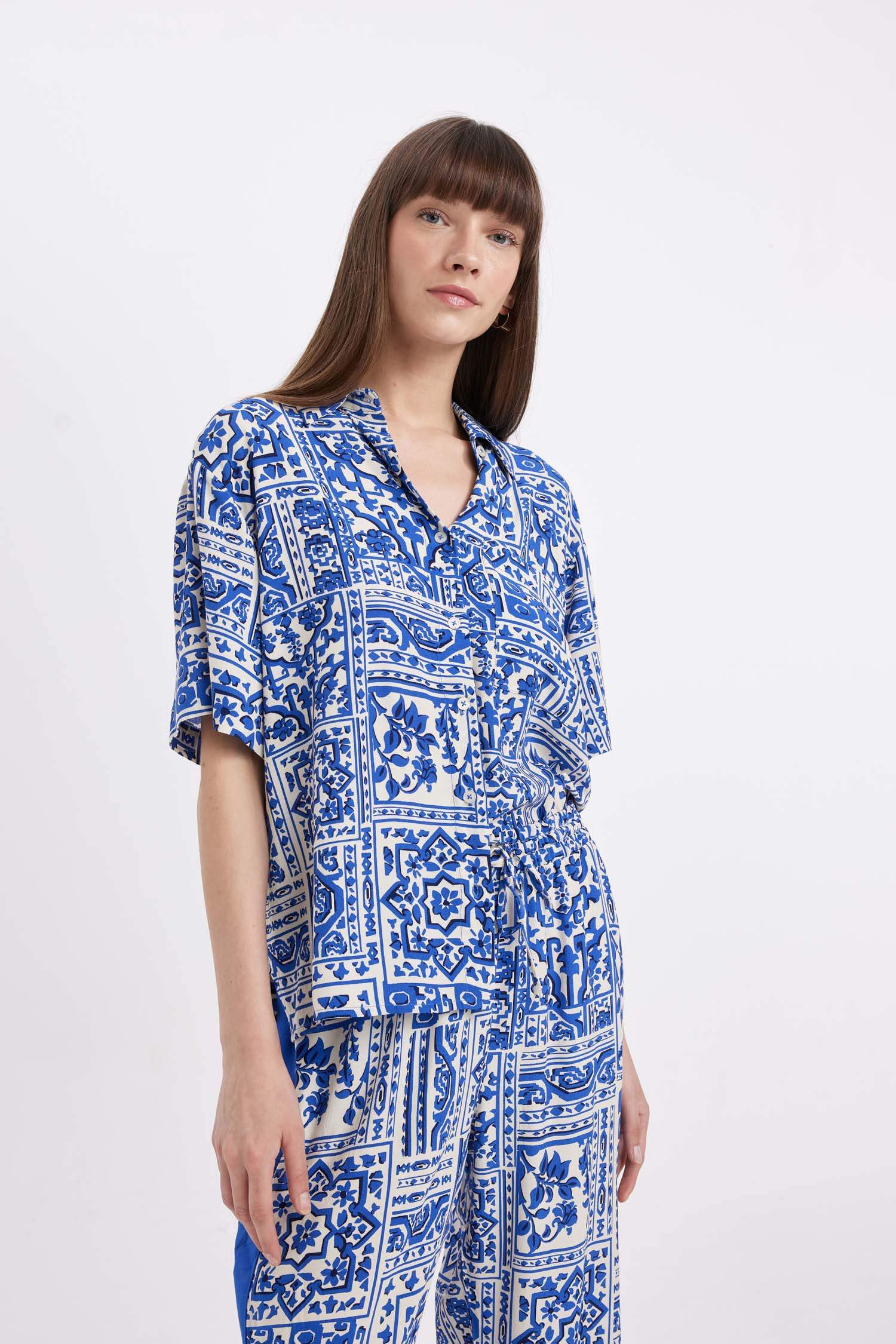 Oversize Geniş Kalıp Desenli Kısa Kollu Gömlek