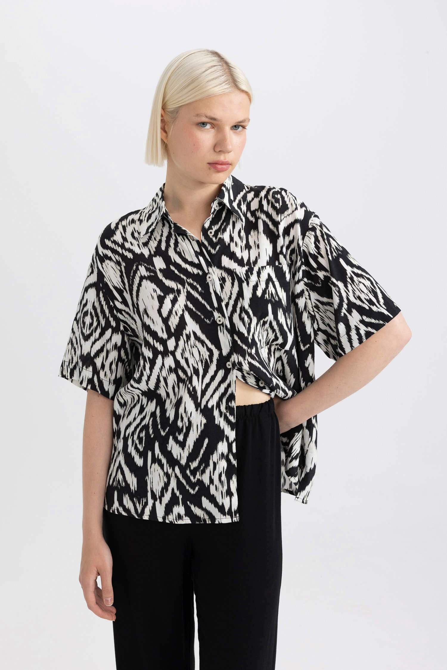 Oversize Fit Patterned Short Sleeve Shirt