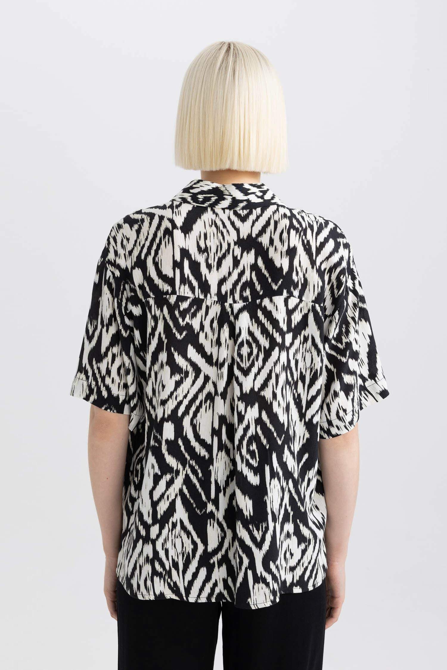 Oversize Fit Patterned Short Sleeve Shirt