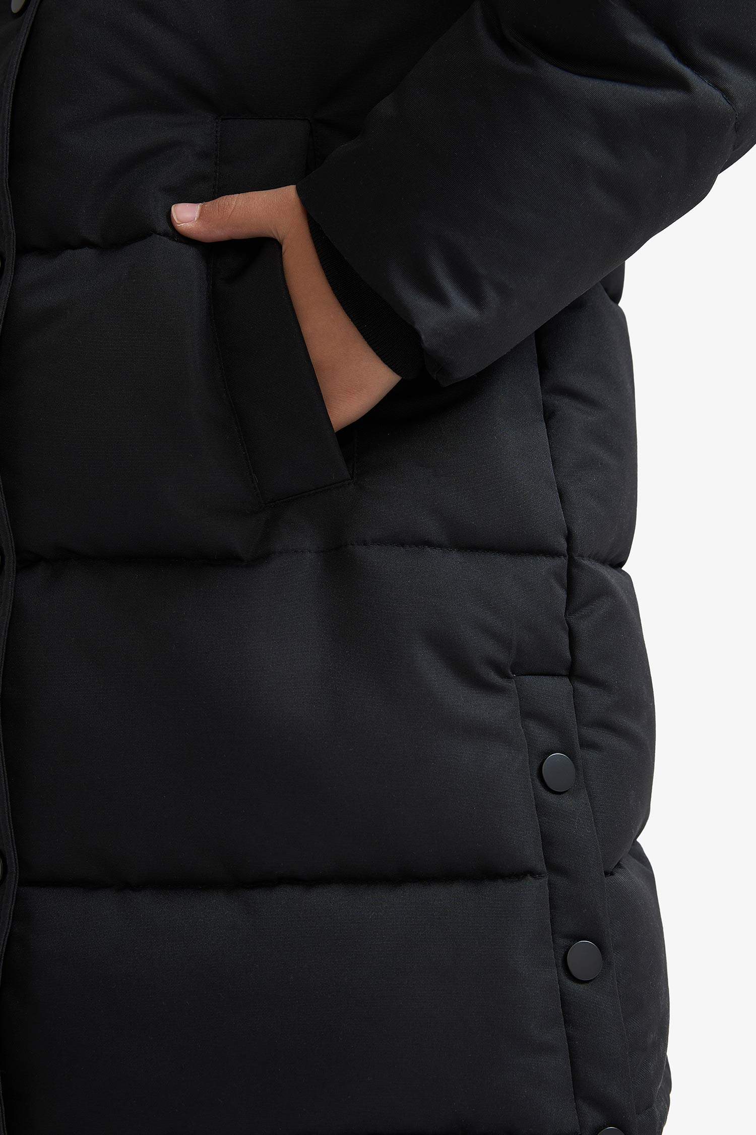 Парка для девочки с капюшоном