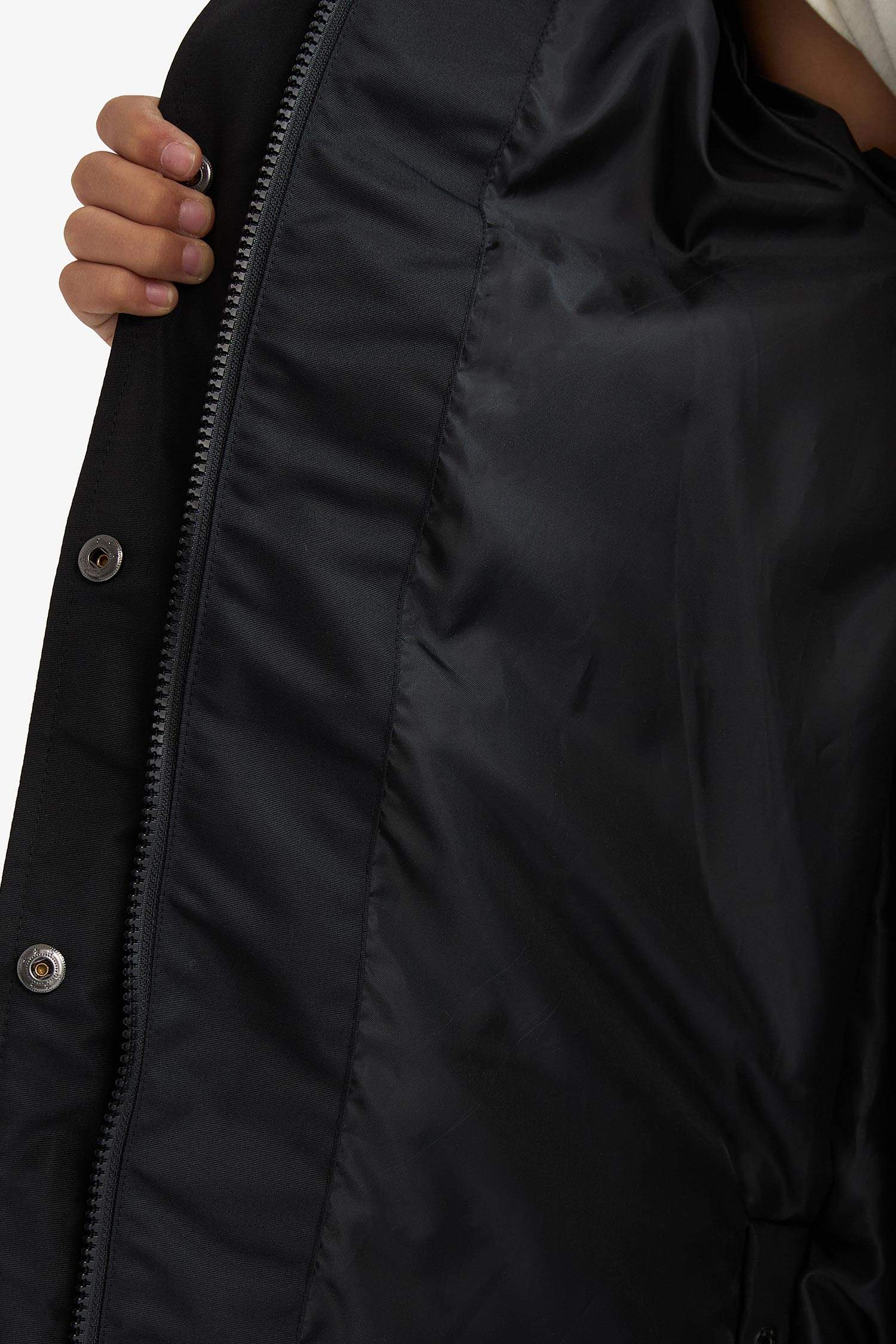 Парка для девочки с капюшоном