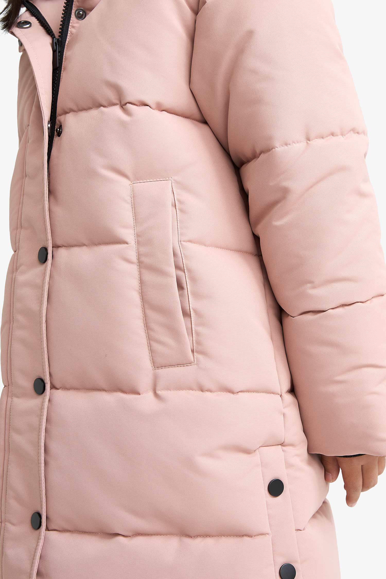 Kız Çocuk Kapüşonlu Çıkarılabilir Kapüşon Suni Kürklü Fermuar Çıtçıt Kapamalı Uzun Mont Parka