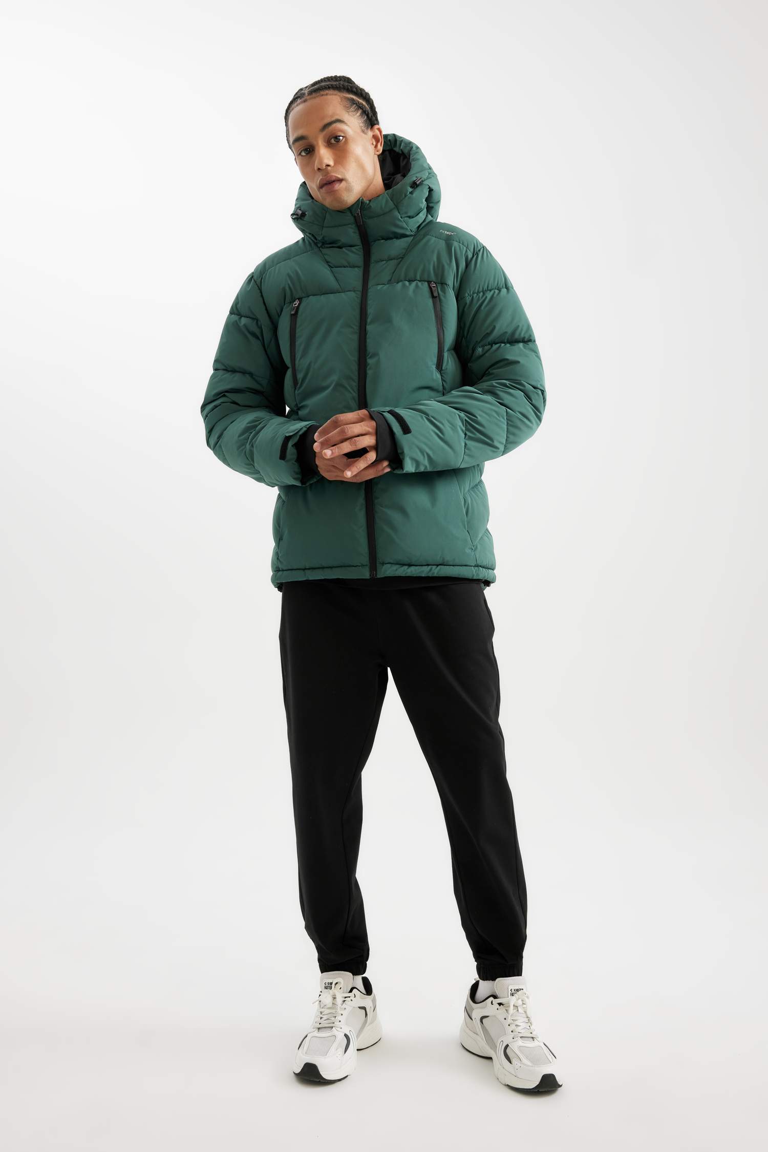 DeFactoFit Kapüşonlu Mont Su Geçirmez Rüzgar Geçirmez Fermuarlı Cepli